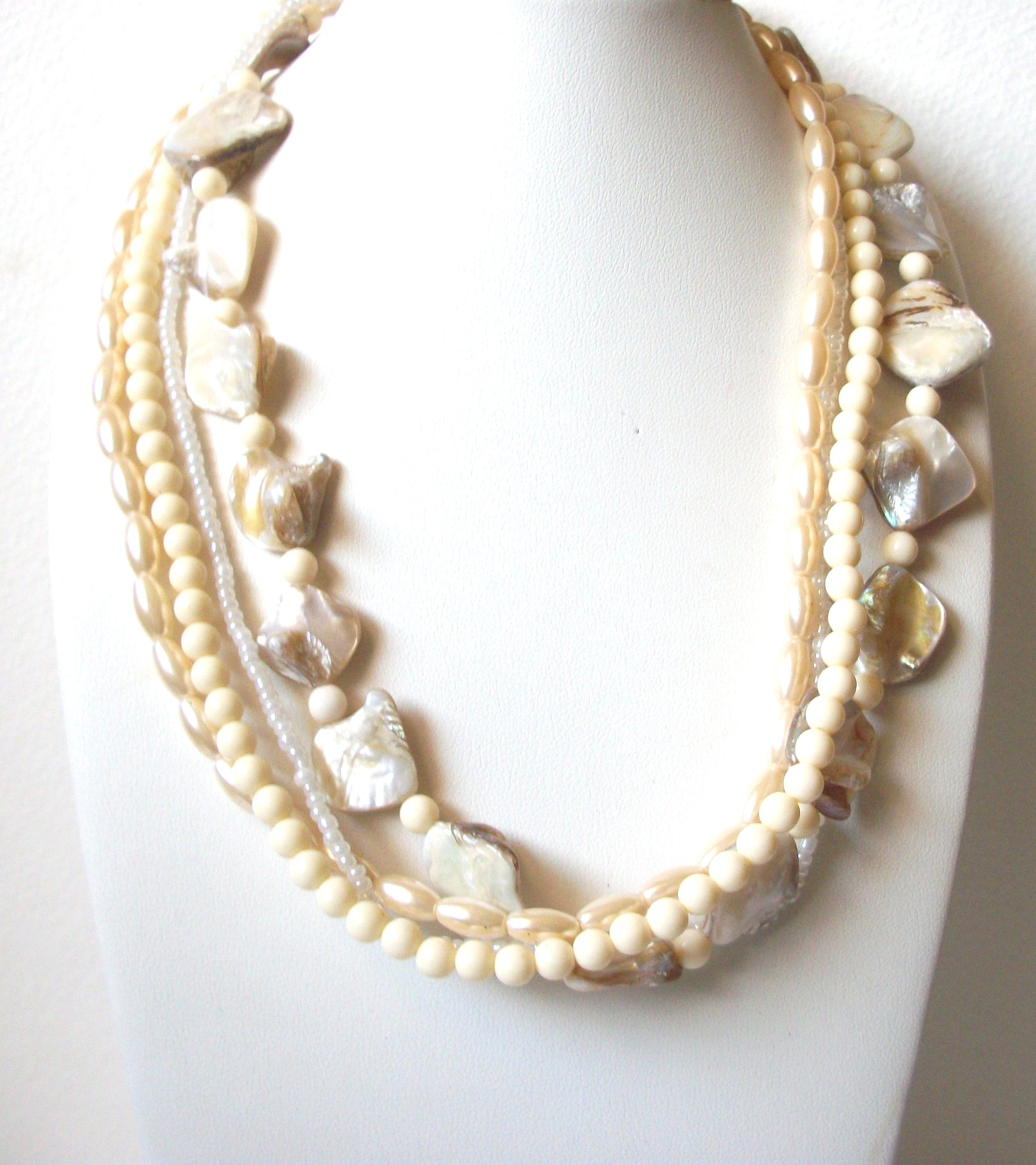Vintage AVON Shell Faux Pearl Glass Necklace 102920