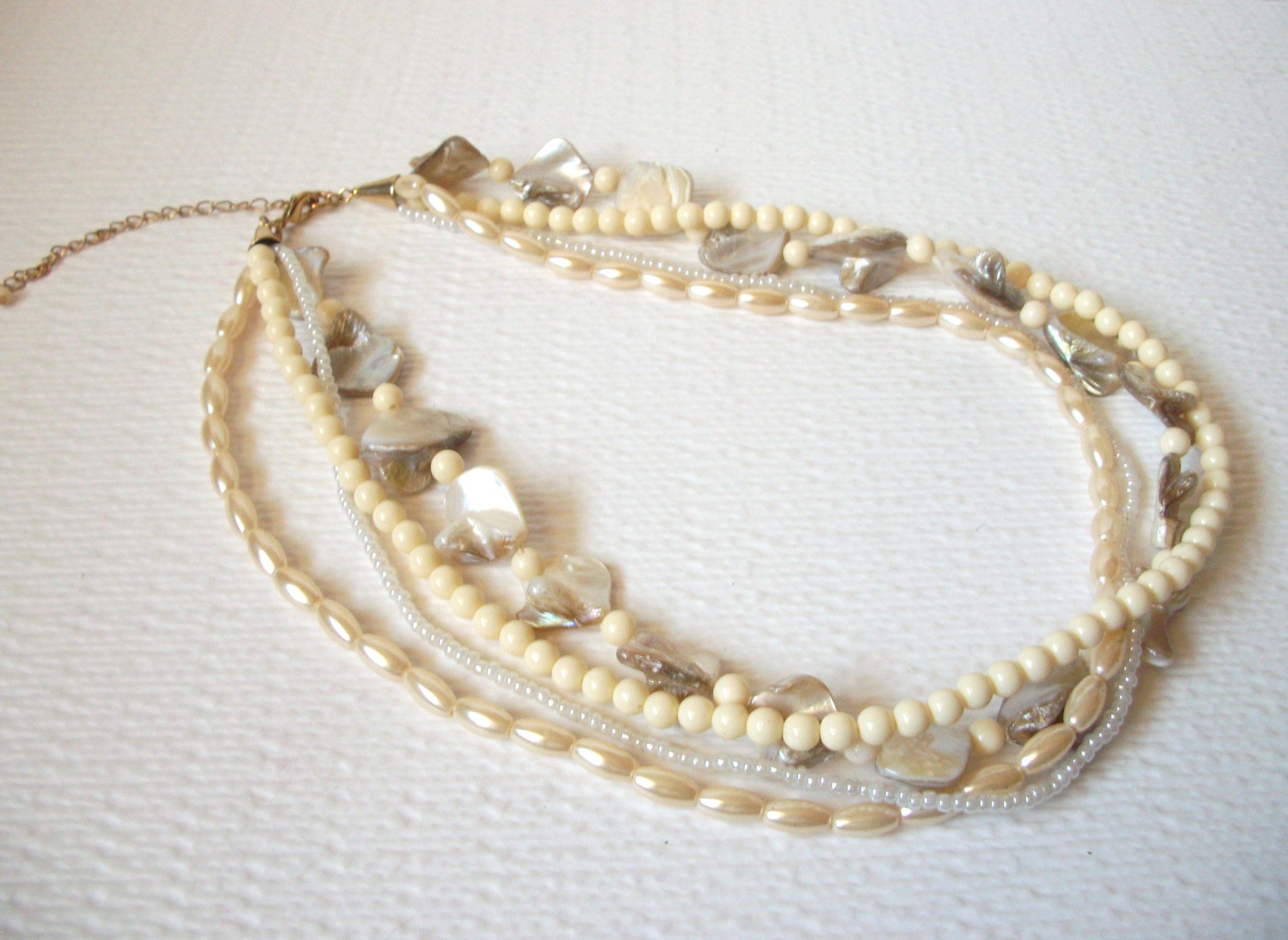 Vintage AVON Shell Faux Pearl Glass Necklace 102920