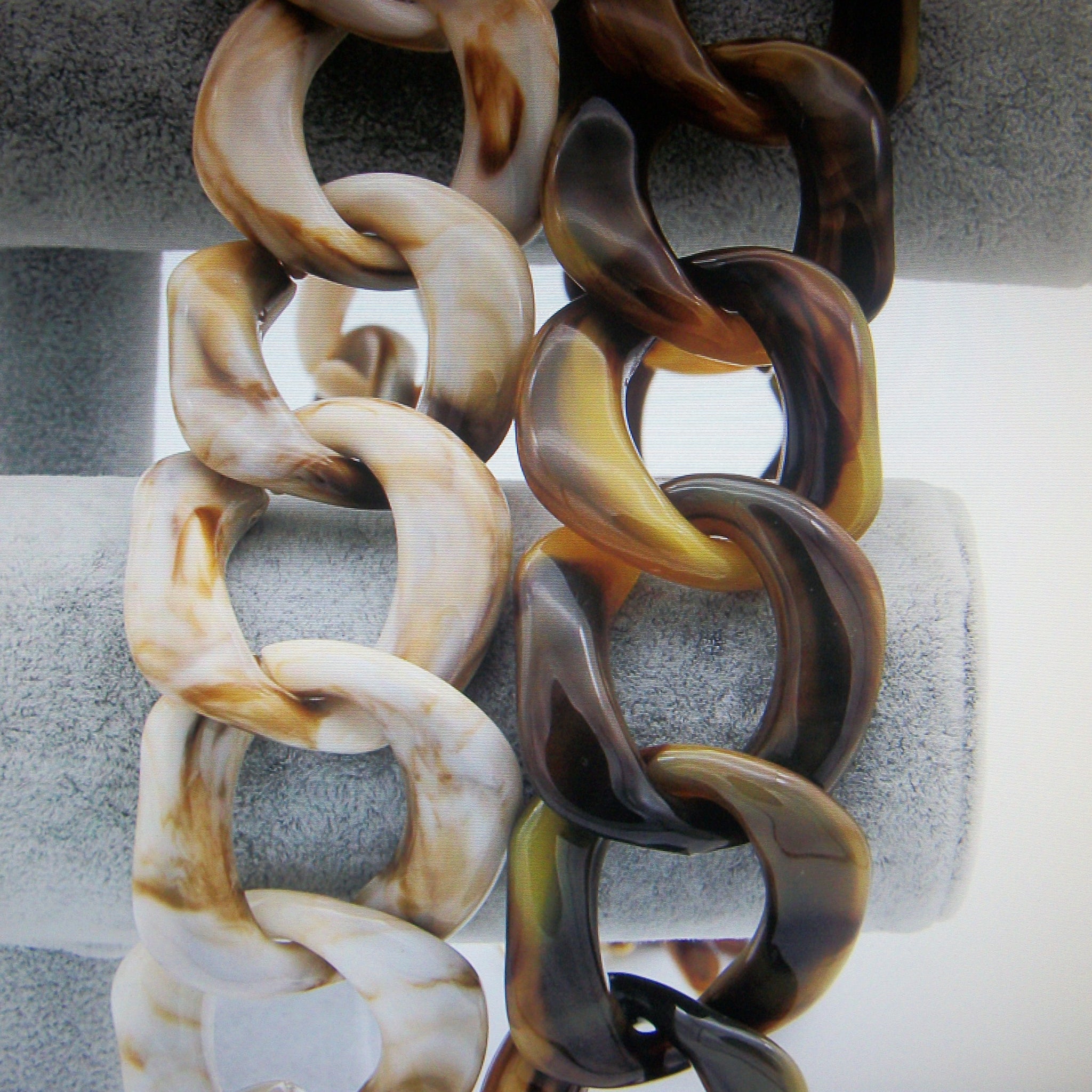 Tortoise Shell Marbleized Chunky Necklace 41020