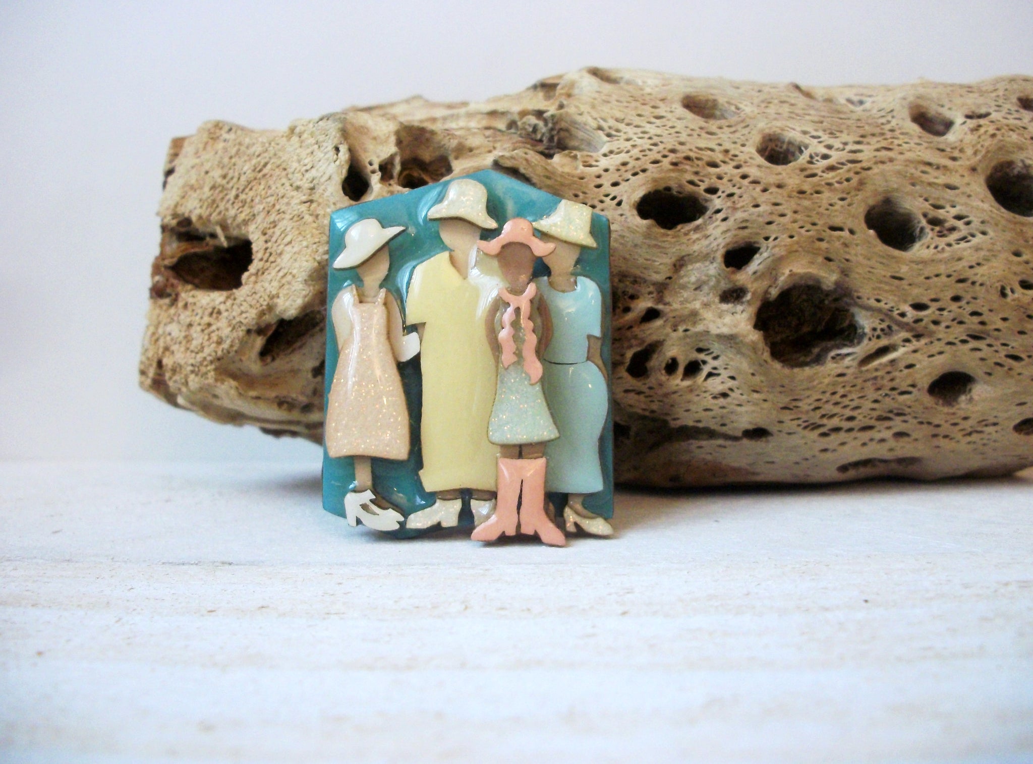 Lucinda Woman Pins, Pastels Colors, Chic Ladies Lucinda Pins 113016