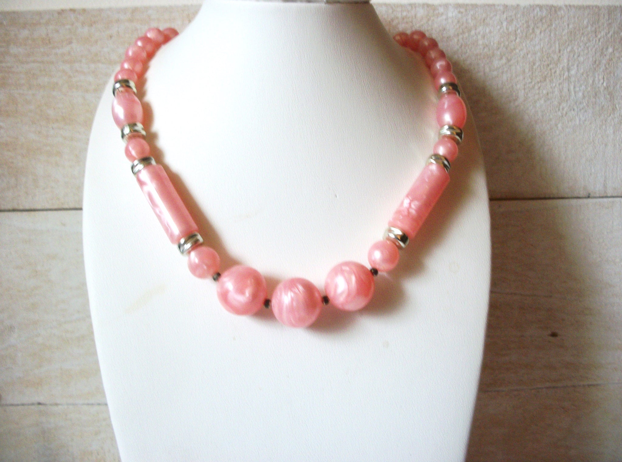 Lucite Vintage Necklace 41520