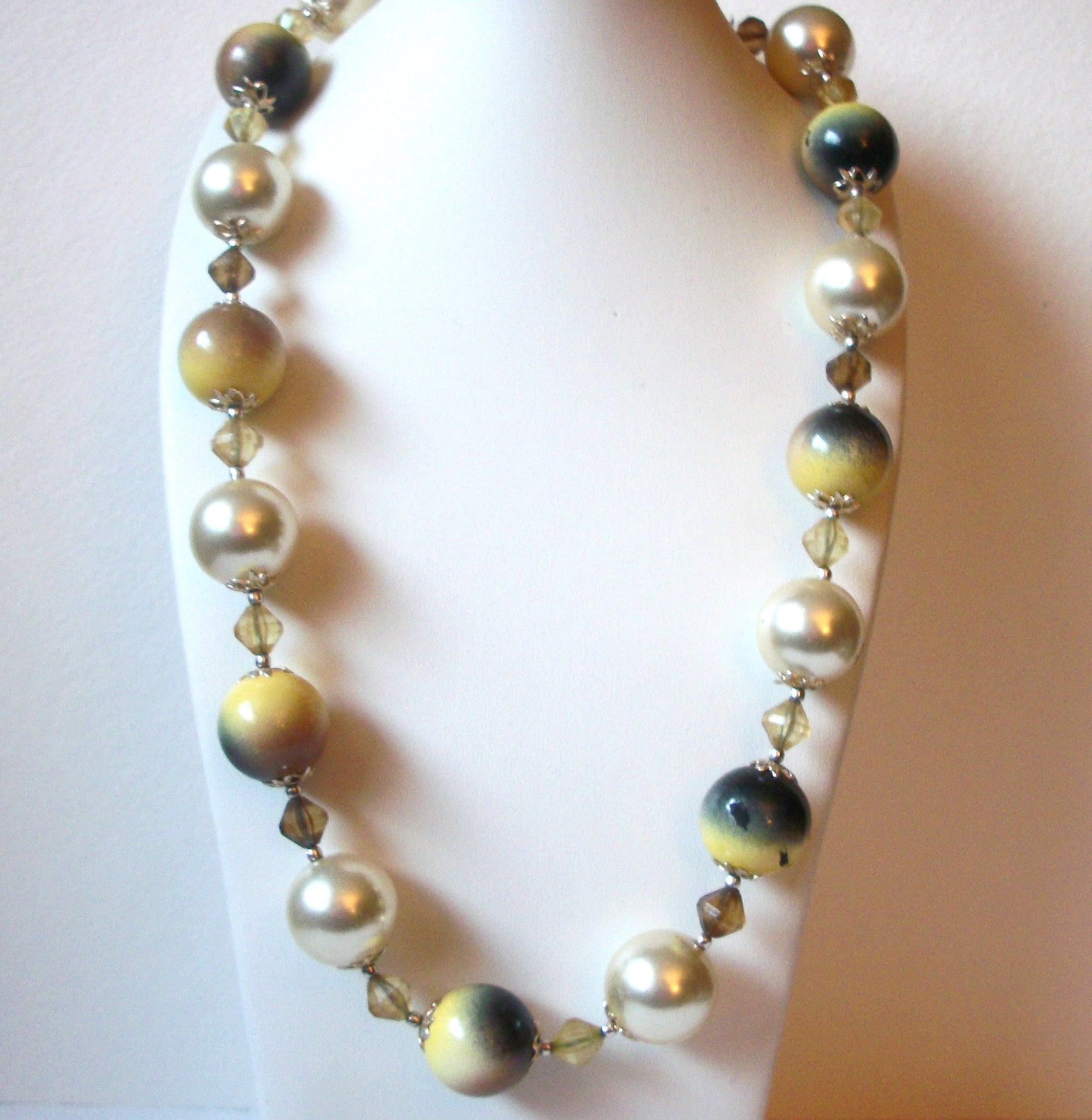 Vintage JAPAN 1940s Necklace 110820