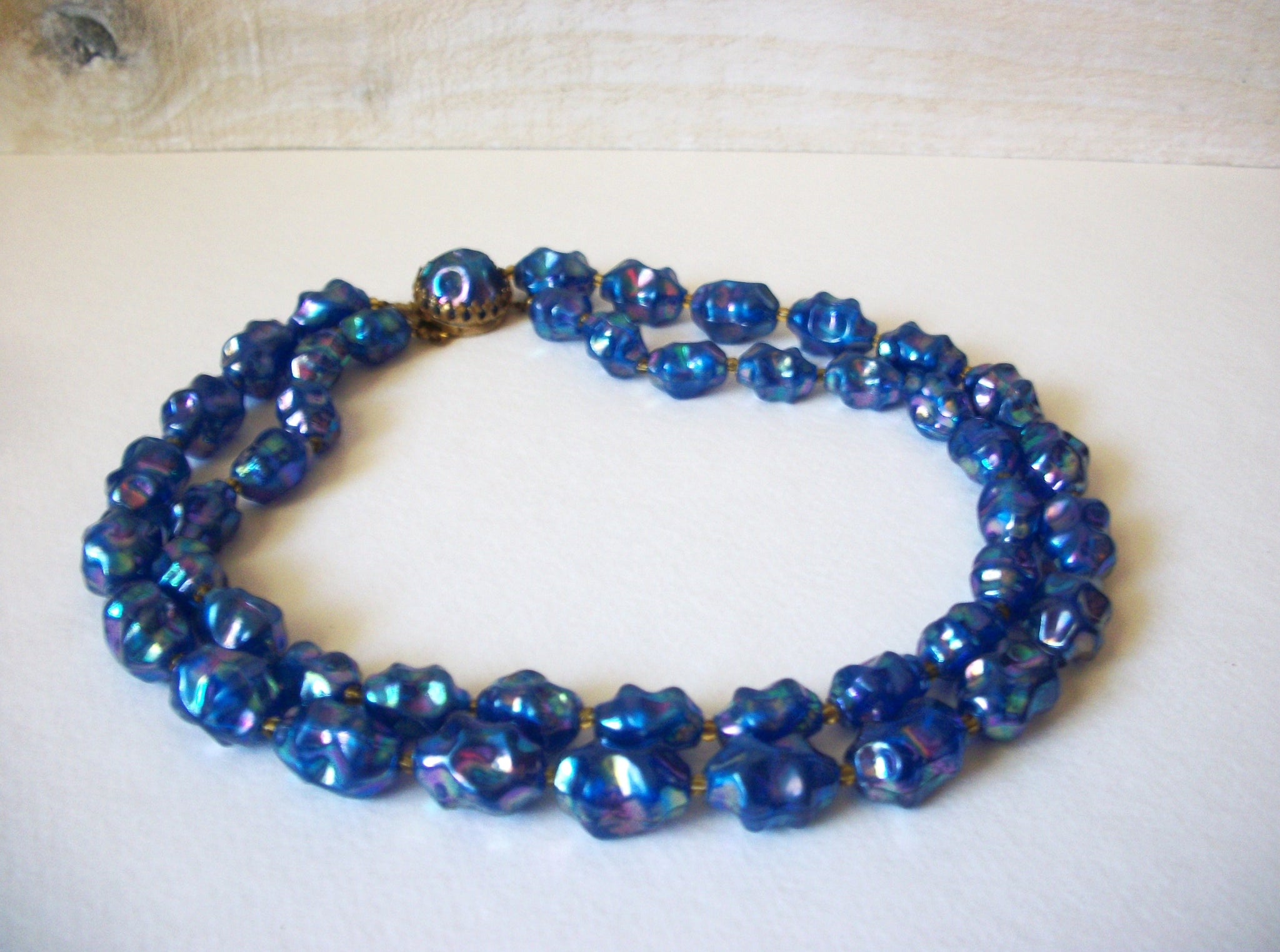 1950s Vintage AUSTRIA Hand Molded Necklace 42520