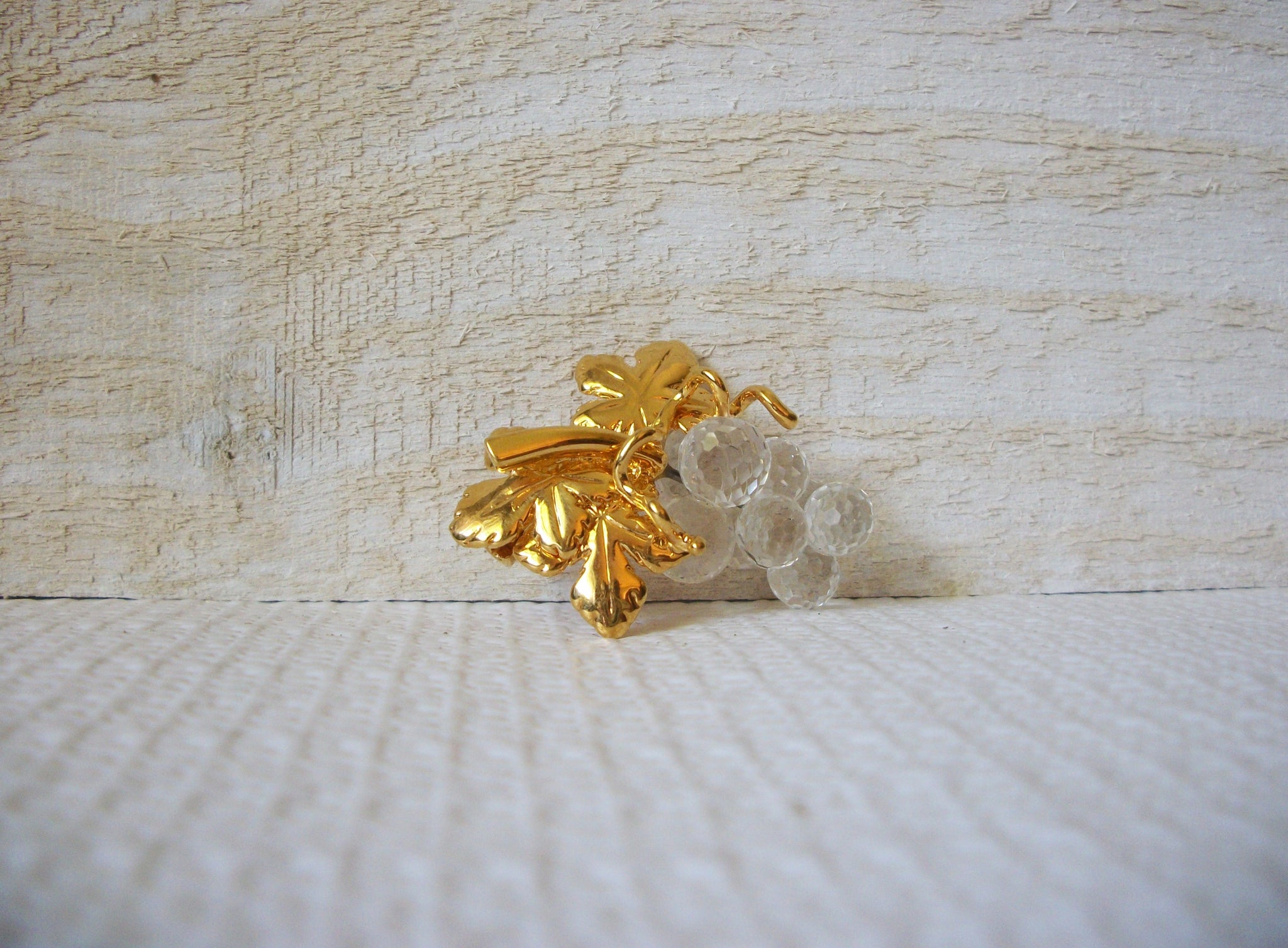 Retro Grape Brooch 42520