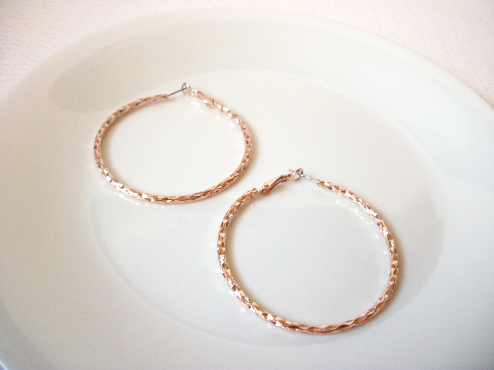 Retro 1970s Rose Gold Toned Metal Hoop Earrings 111120