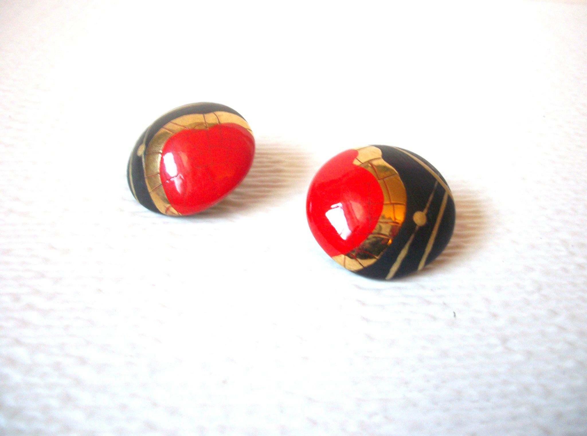 Vintage 1950s Dome Red Gold Black Earrings 111320