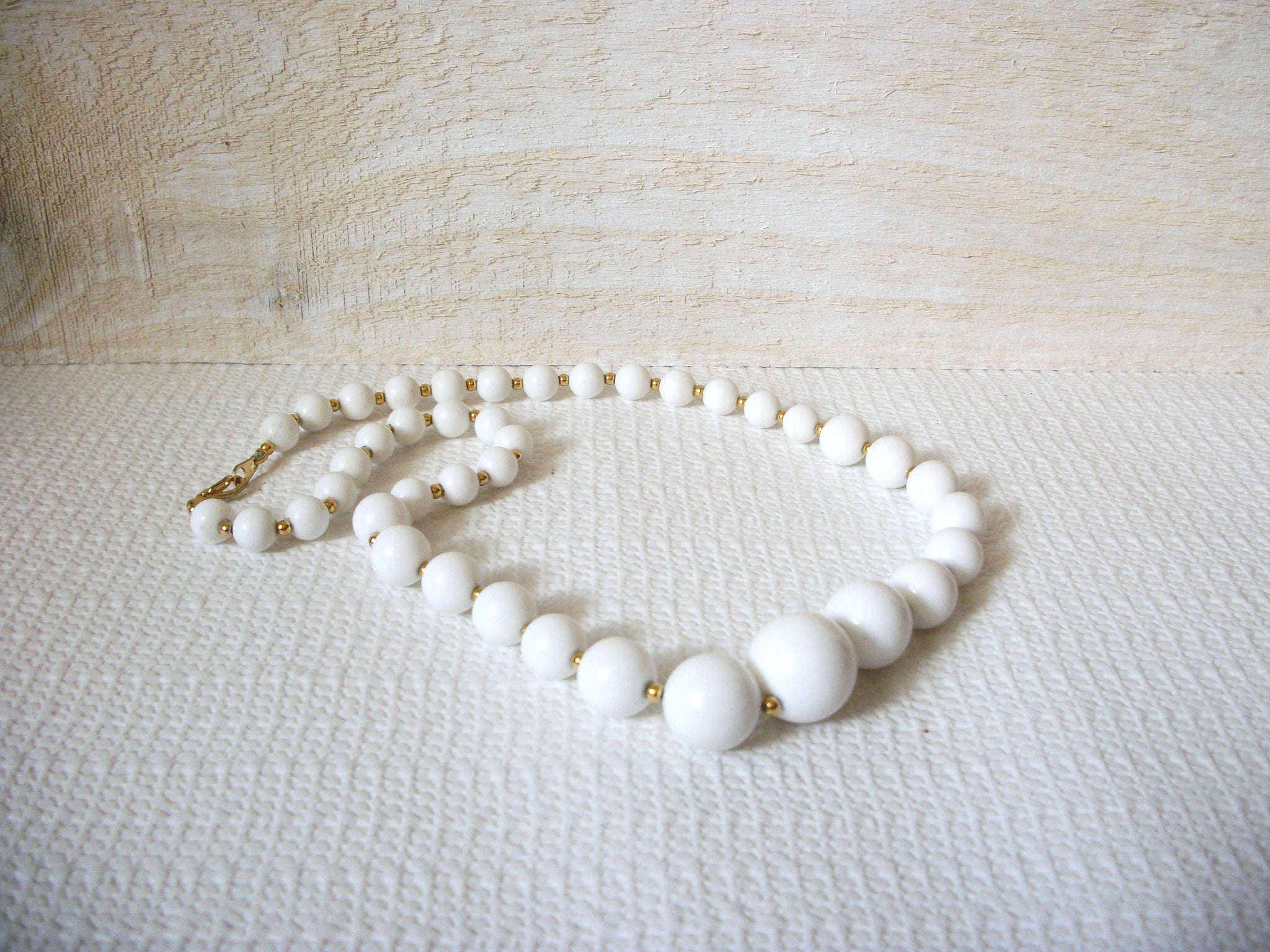 Retro White Lucite Necklace 50220