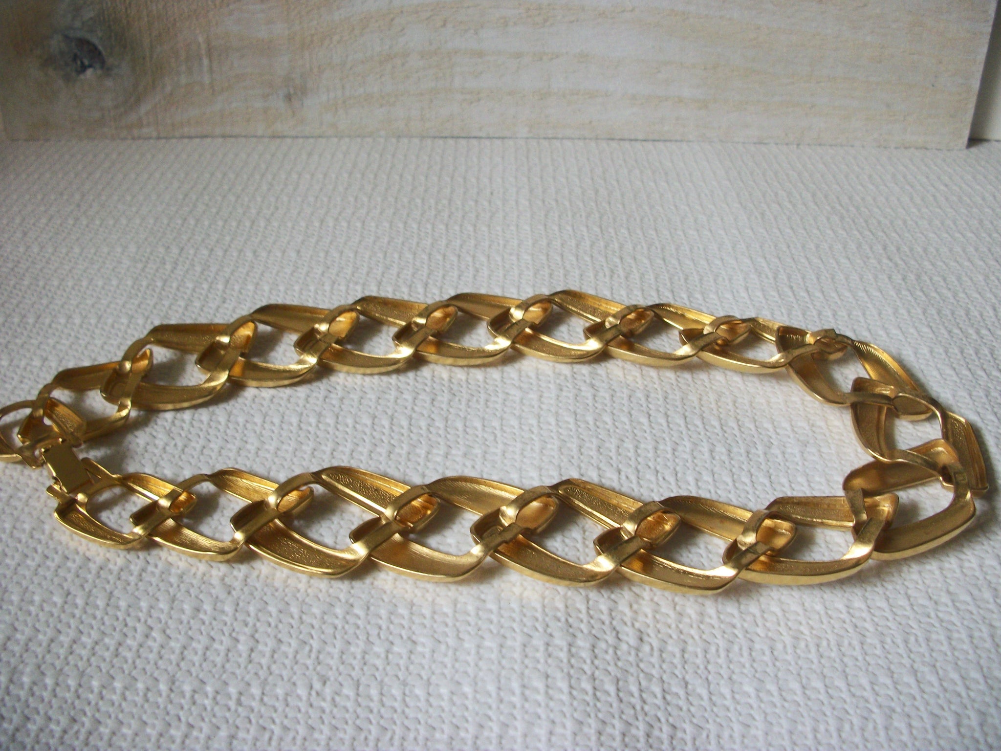 Retro Enameled Links Necklace 50320