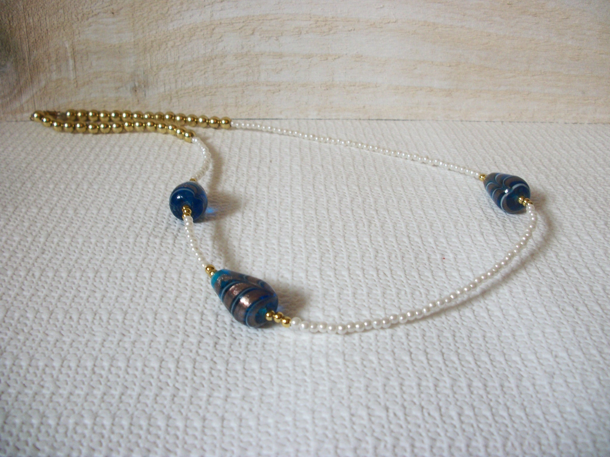 Vintage Foil Glass Necklace 50420