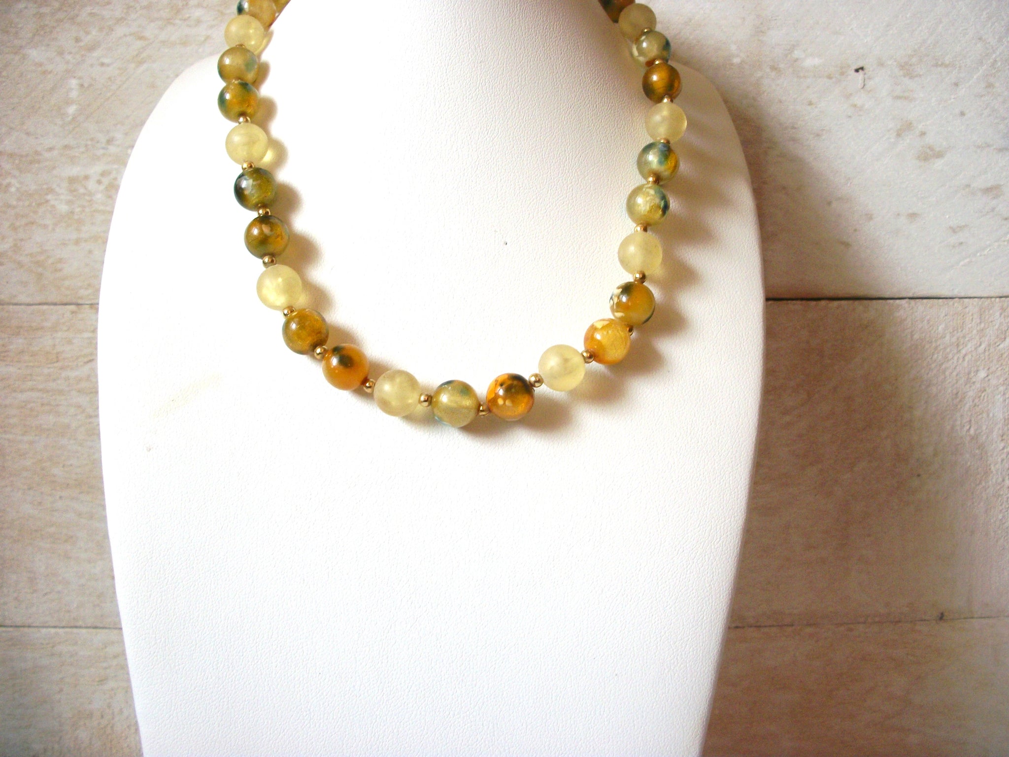 Vintage Old Plastic Beads Necklace 50420