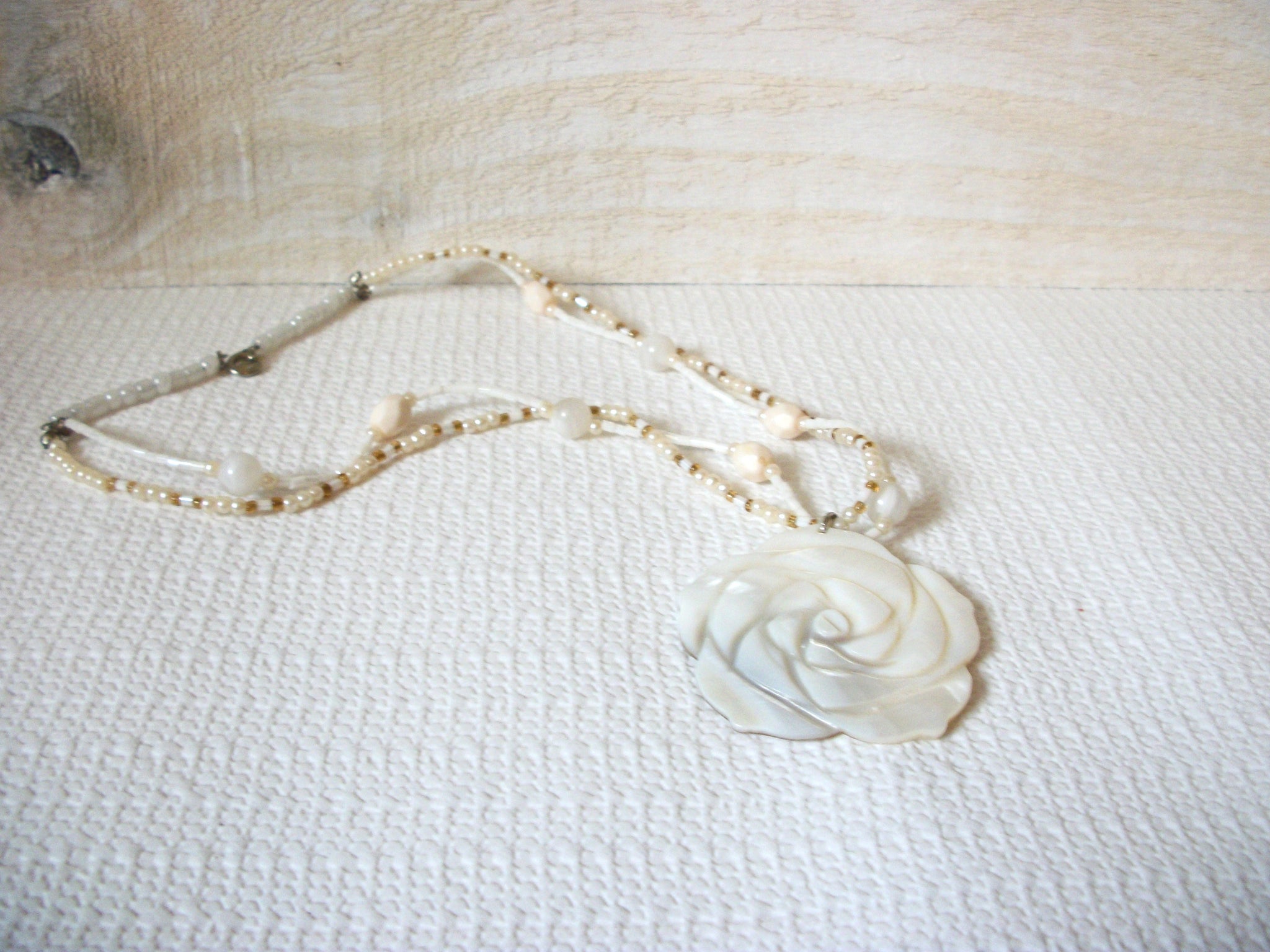 Vintage Mother Of Pearl Rose Necklace 50420