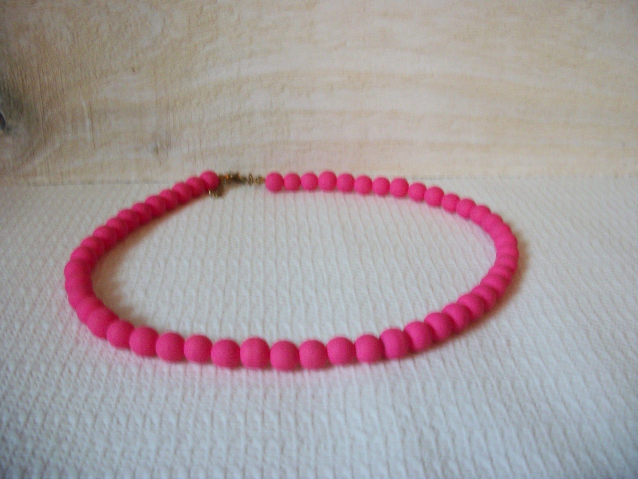 Retro Neon Pink Glass Necklace 50520
