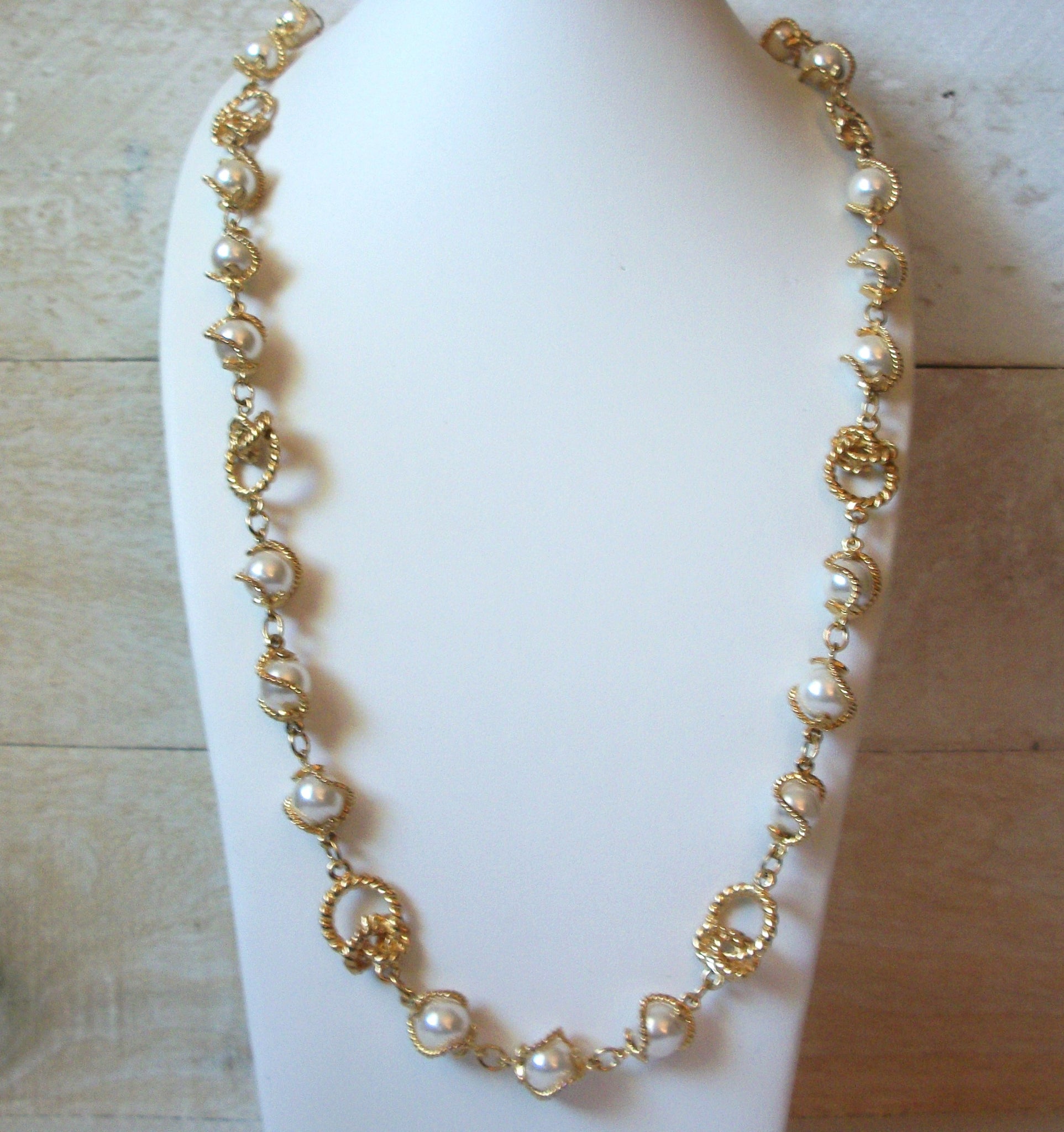 Vintage Glass Pearl Necklace 50720