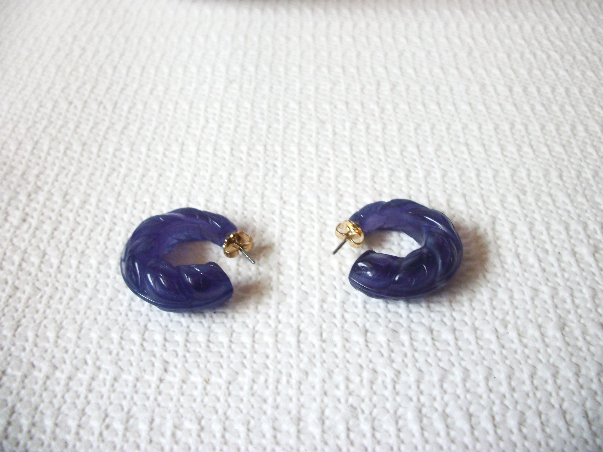 Vintage Old Plastic Hoop Earrings 71416