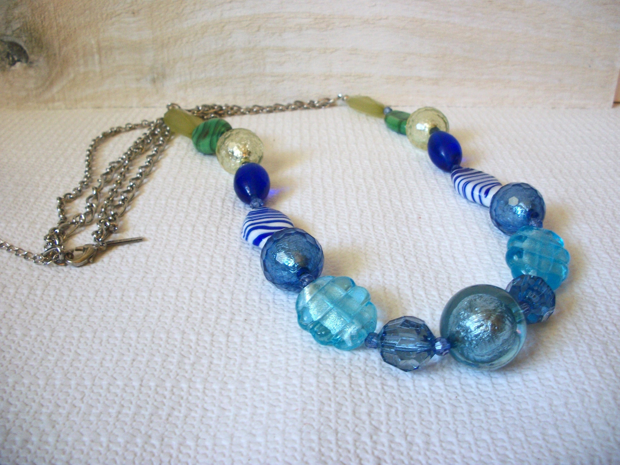 Vintage LANE BYRANT Glass Necklace 50720