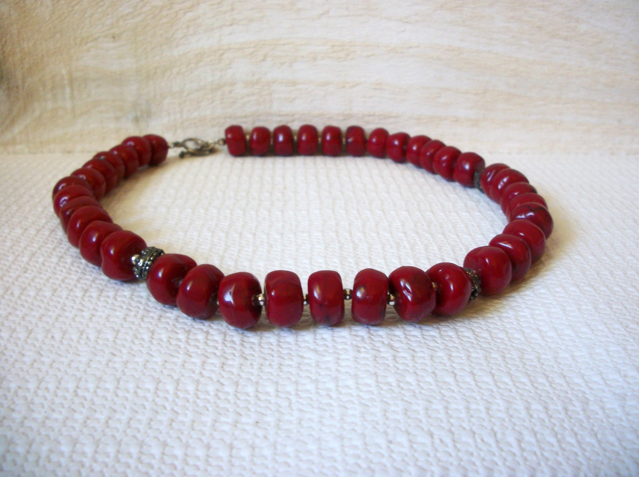 Vintage Lucite Burgundy Necklace 50720