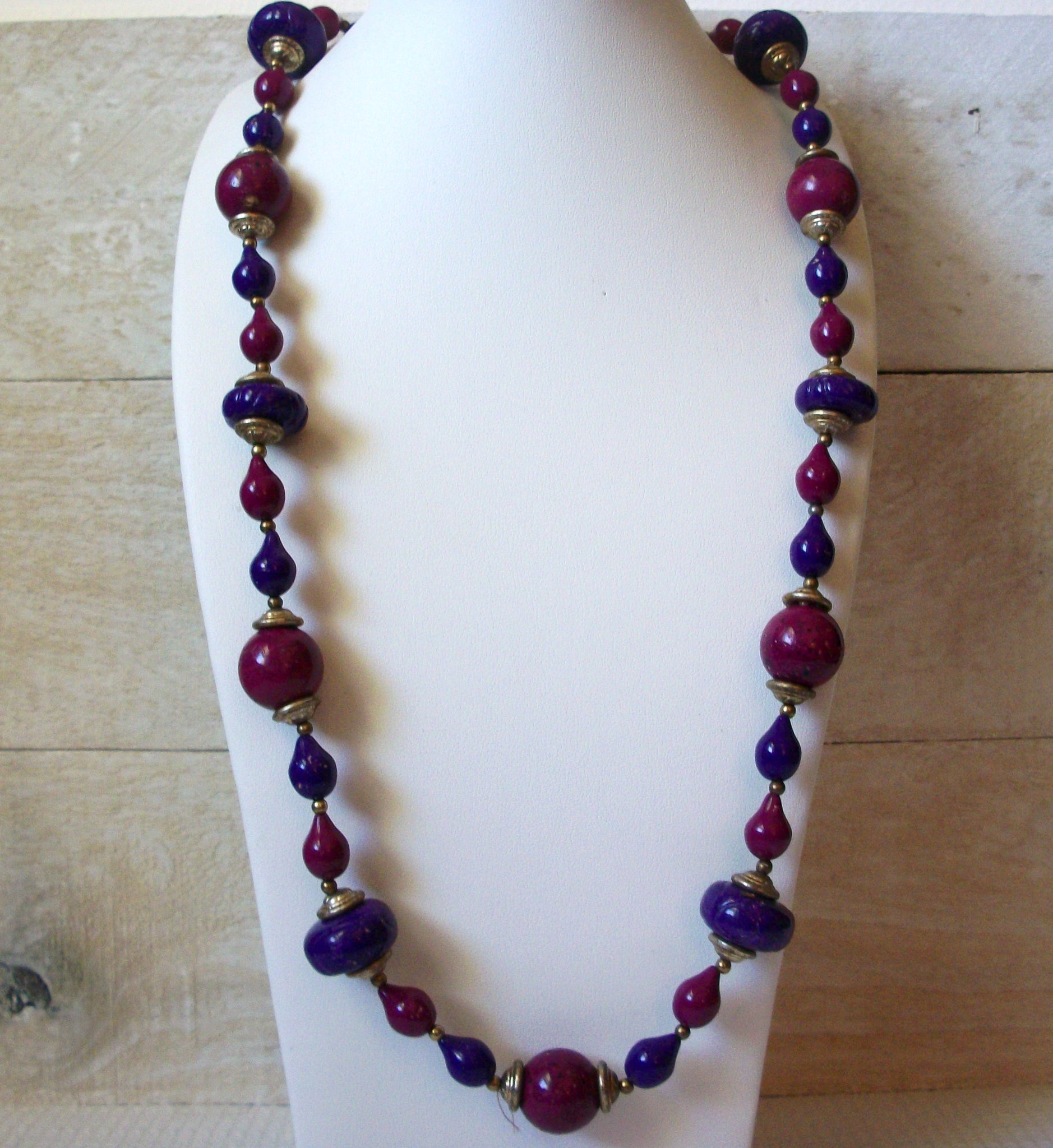 Retro Purple Fuchsia Necklace 50820