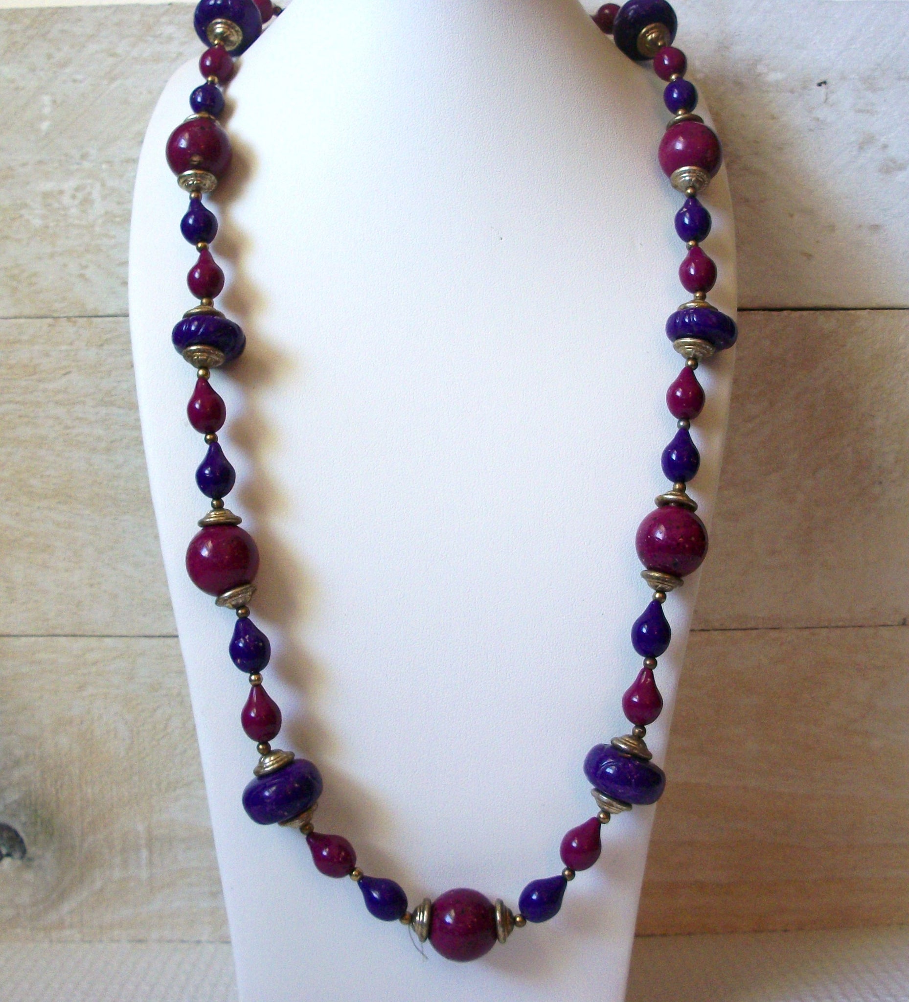 Retro Purple Fuchsia Necklace 50820