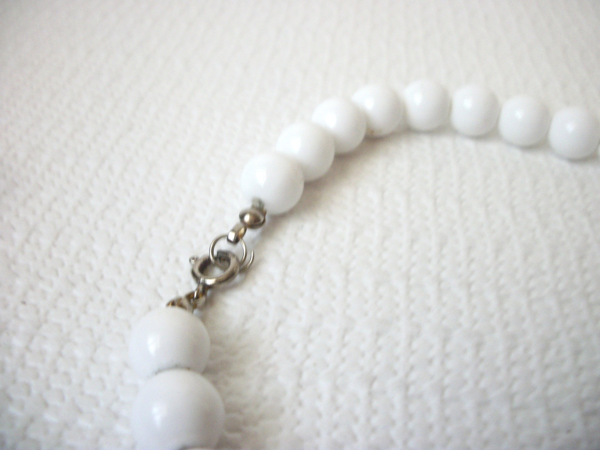 Retro White Black Necklace 83116