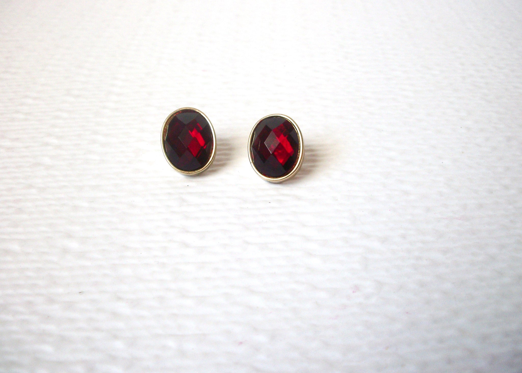 Vintage NAPIER Gold Red Stud Earrings 111720