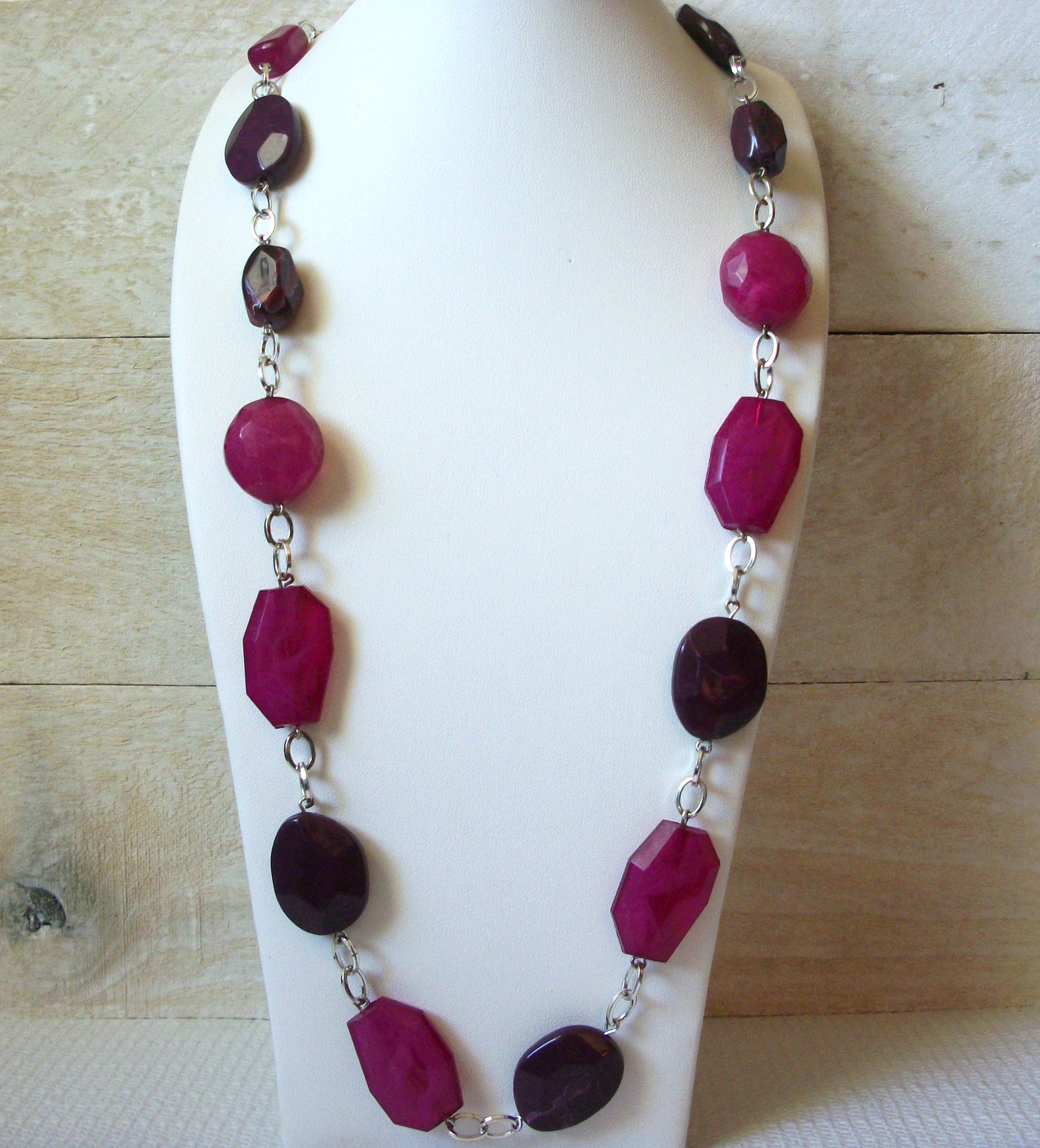 Vintage NY Long Bold Necklace 51020