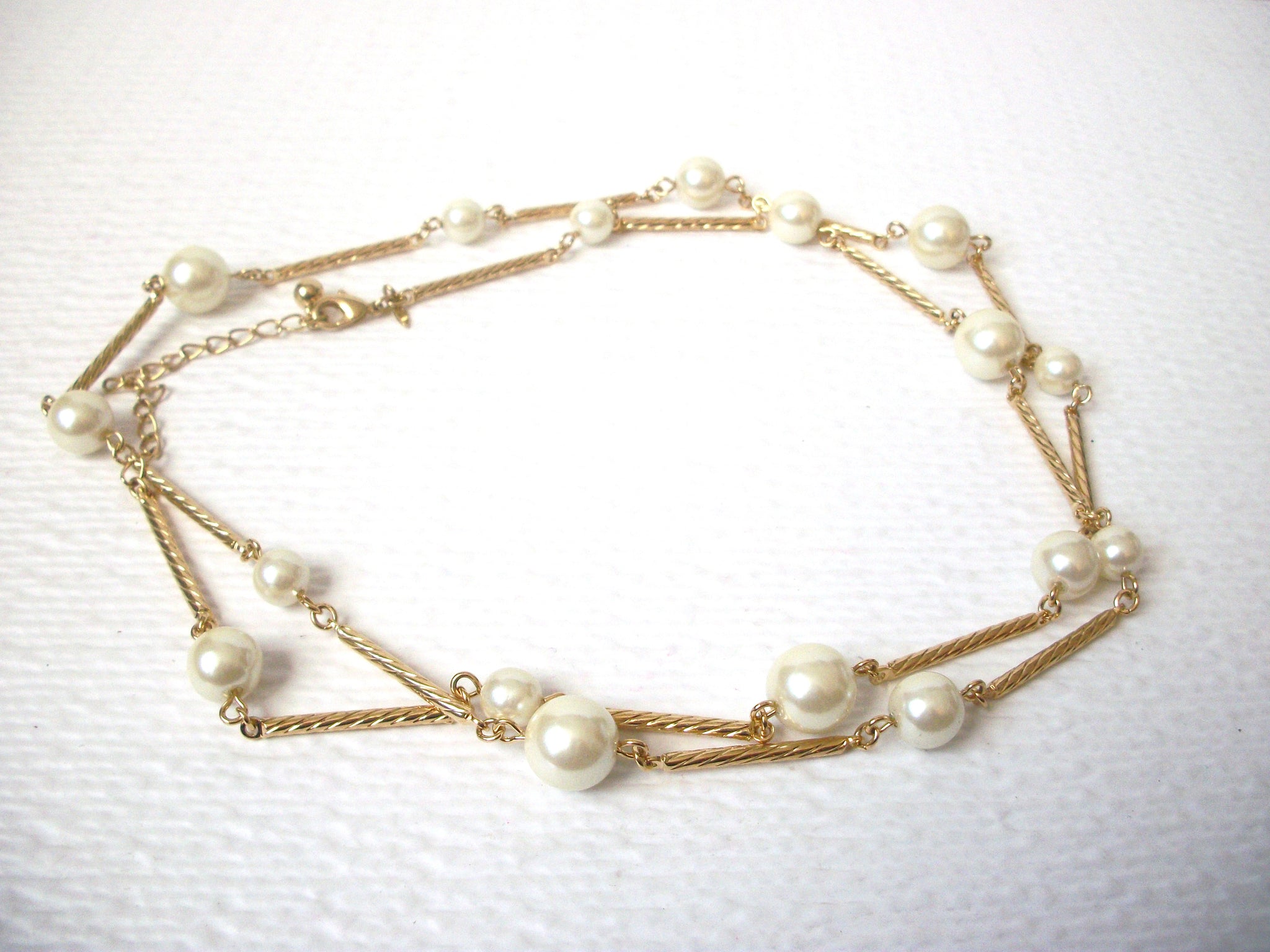Vintage NR AVON Faux Pearl Necklace 111920