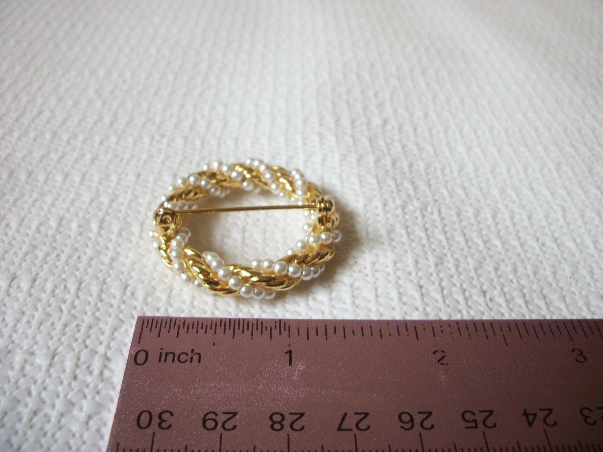 Retro Glass Pearl Wreath Brooch 51320