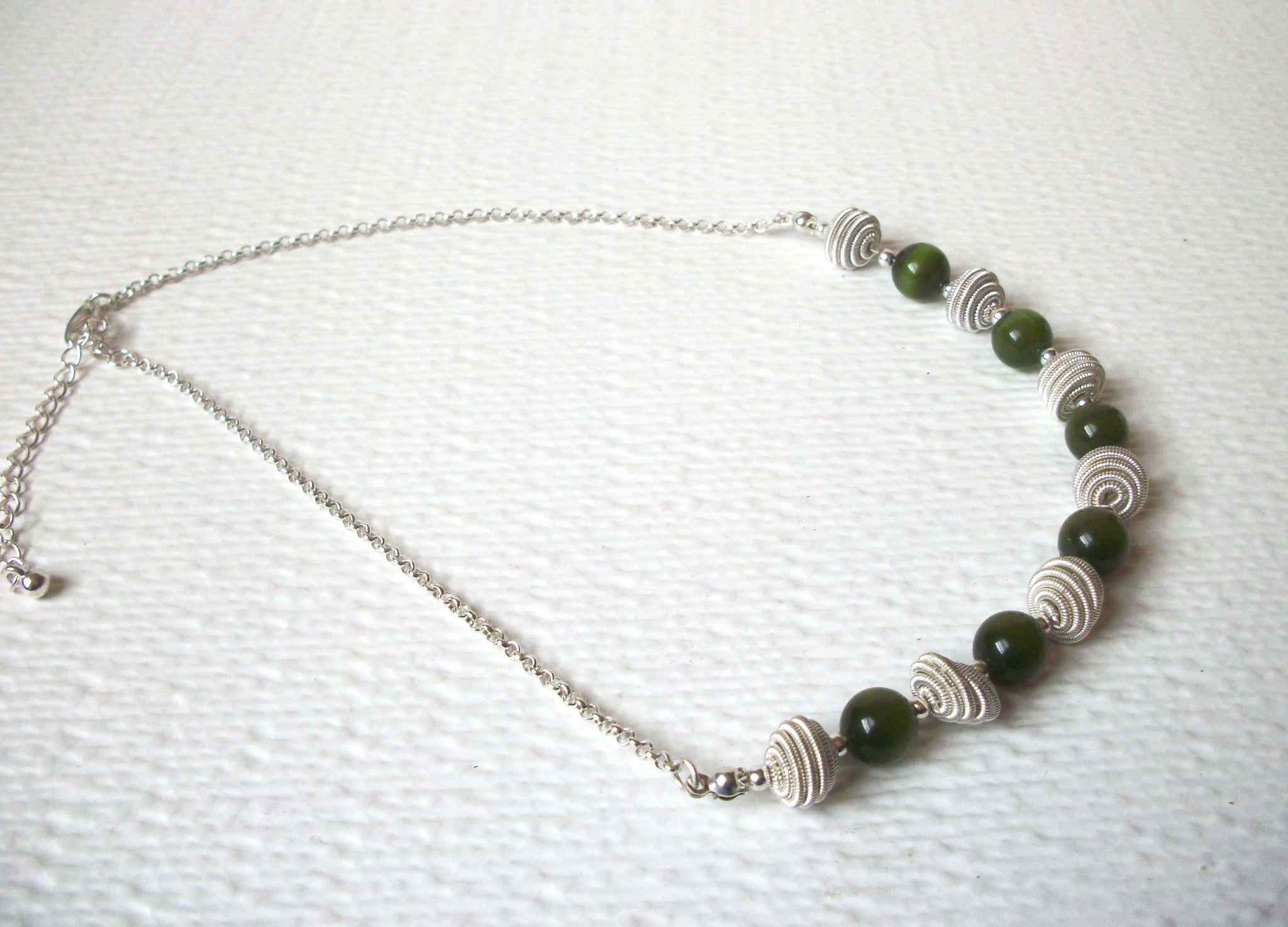 Retro Green Glass Silver Toned Necklace 111920
