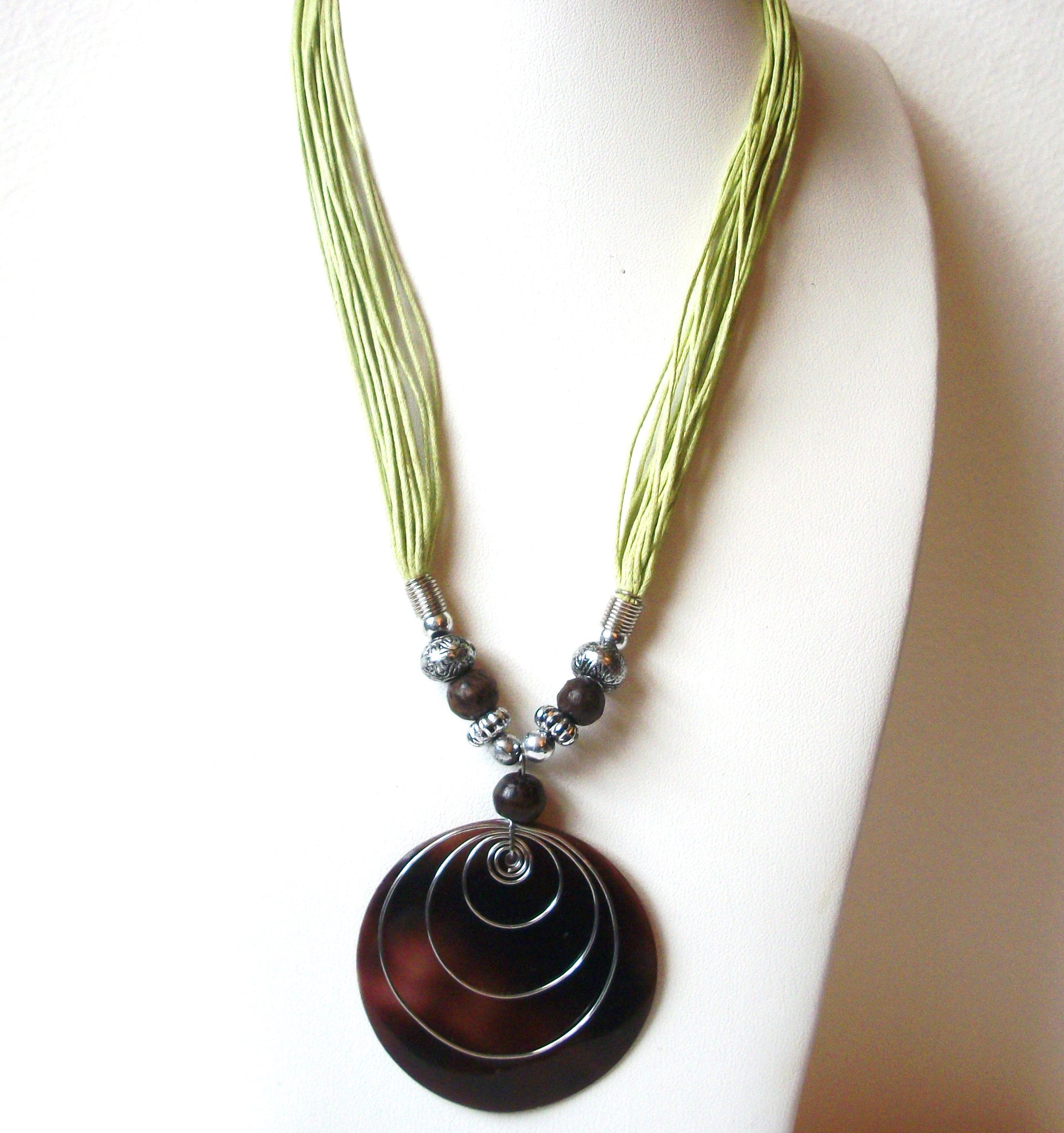 Retro Bohemian Shell Pendant Necklace 111920