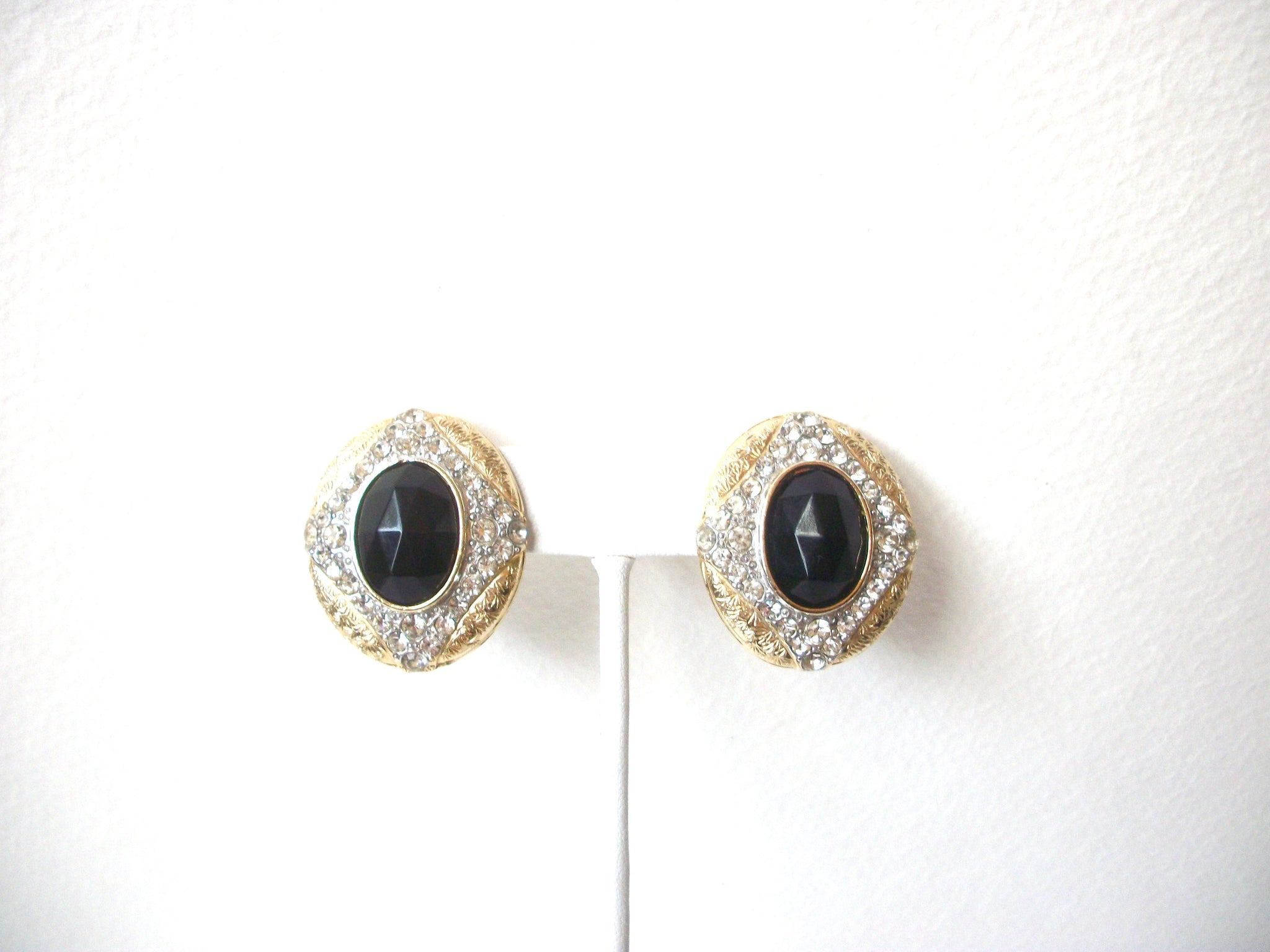 Vintage 1950s Black Glass Earrings 112020