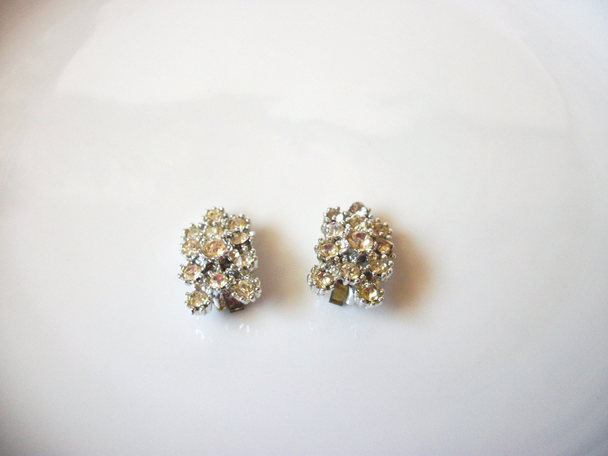Vintage Rhinestones Clip On Earrings 8316