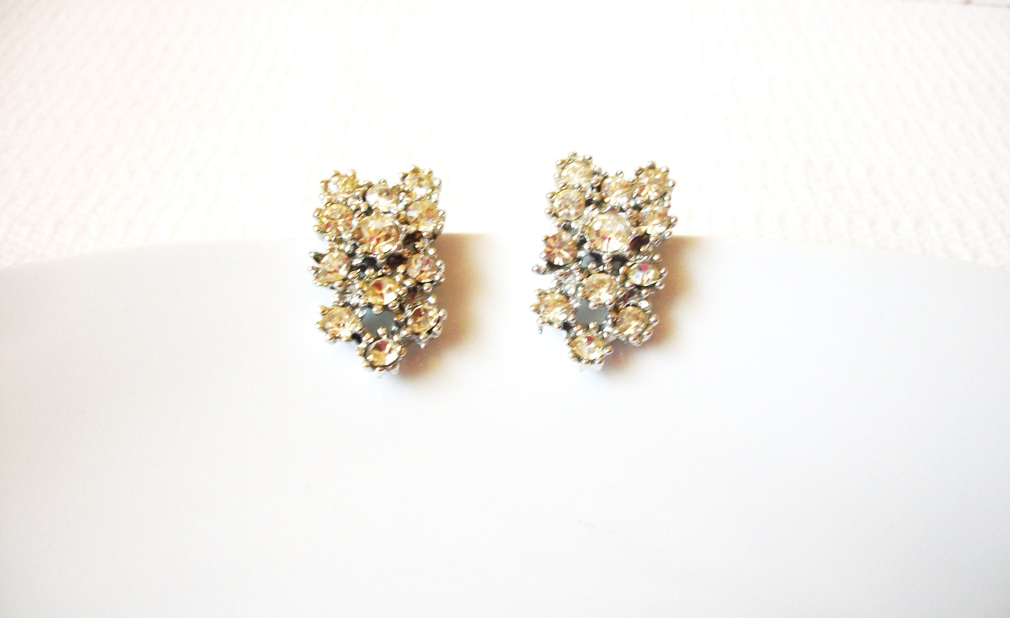 Vintage Rhinestones Clip On Earrings 8316