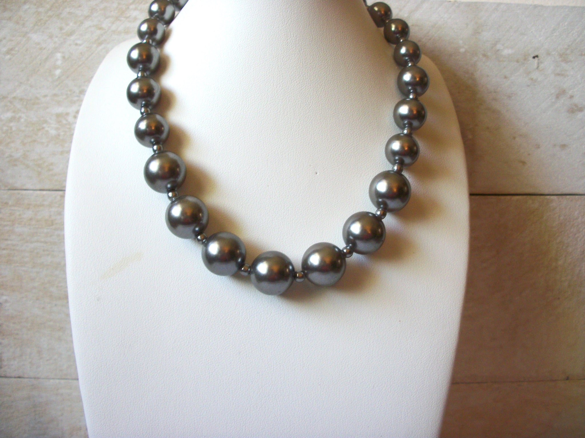 Retro Silver Toned Necklace 51620
