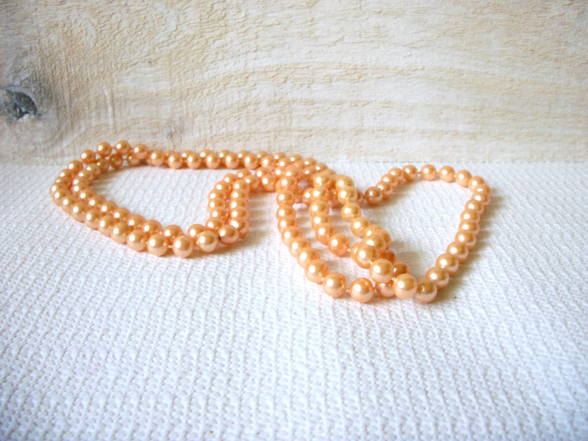 Retro 1970s Peach Theater Faux Pearls Necklace 51720