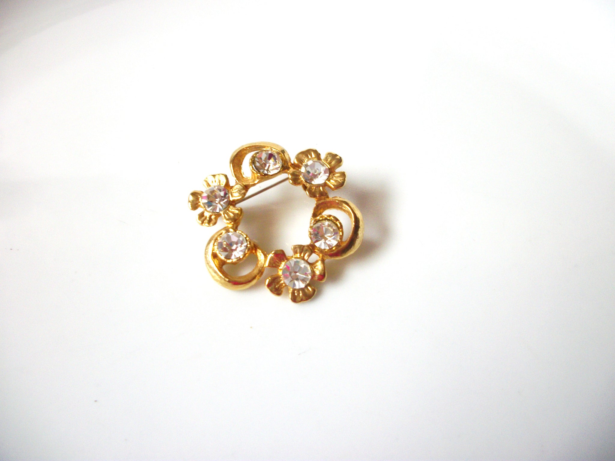 Vintage Clear Rhinestones Brooch Pin 8316