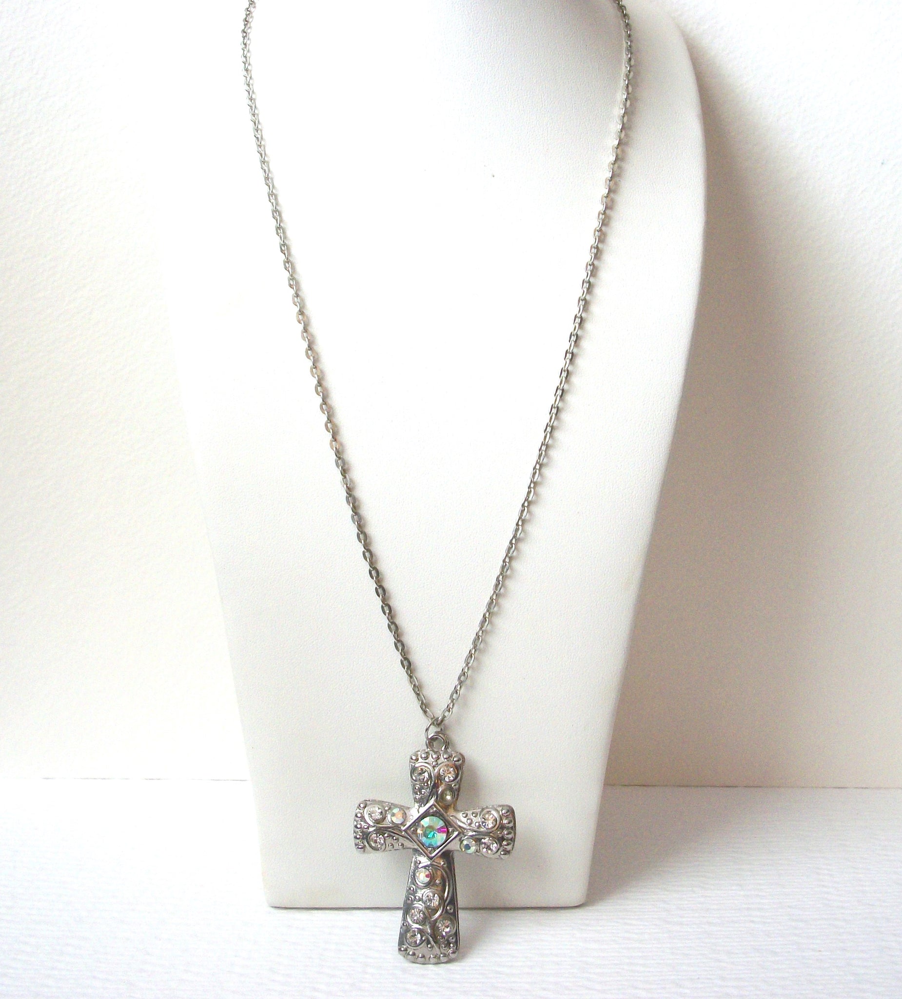 Retro Aurora Borelias Cross Necklace 112320