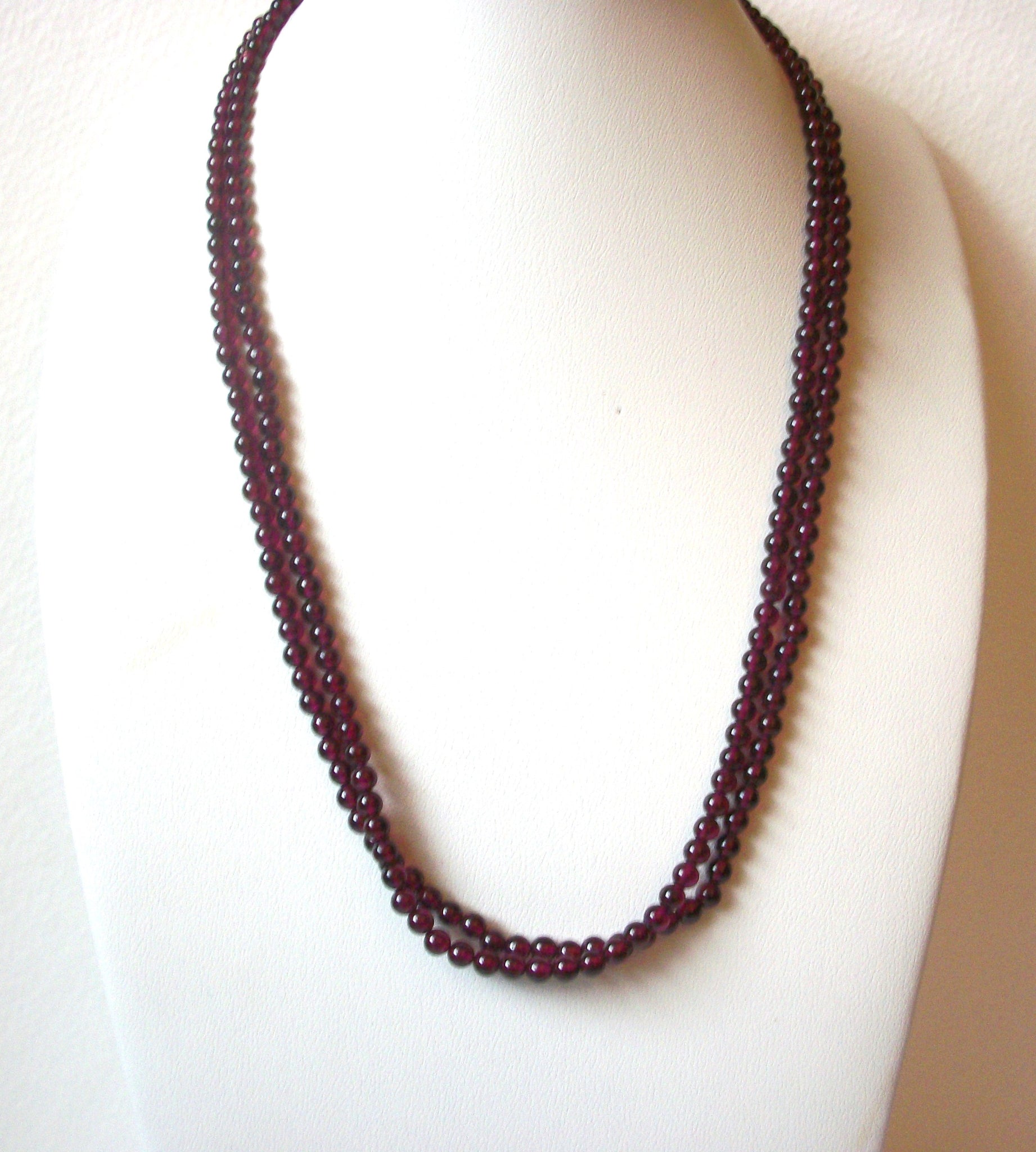 Vintage 1950s Dark Red Glass Necklace 112320