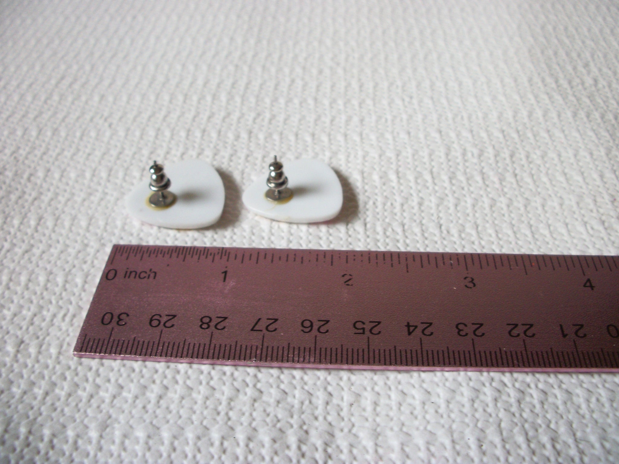 Vintage Old Plastic 1950s Earrings 52020