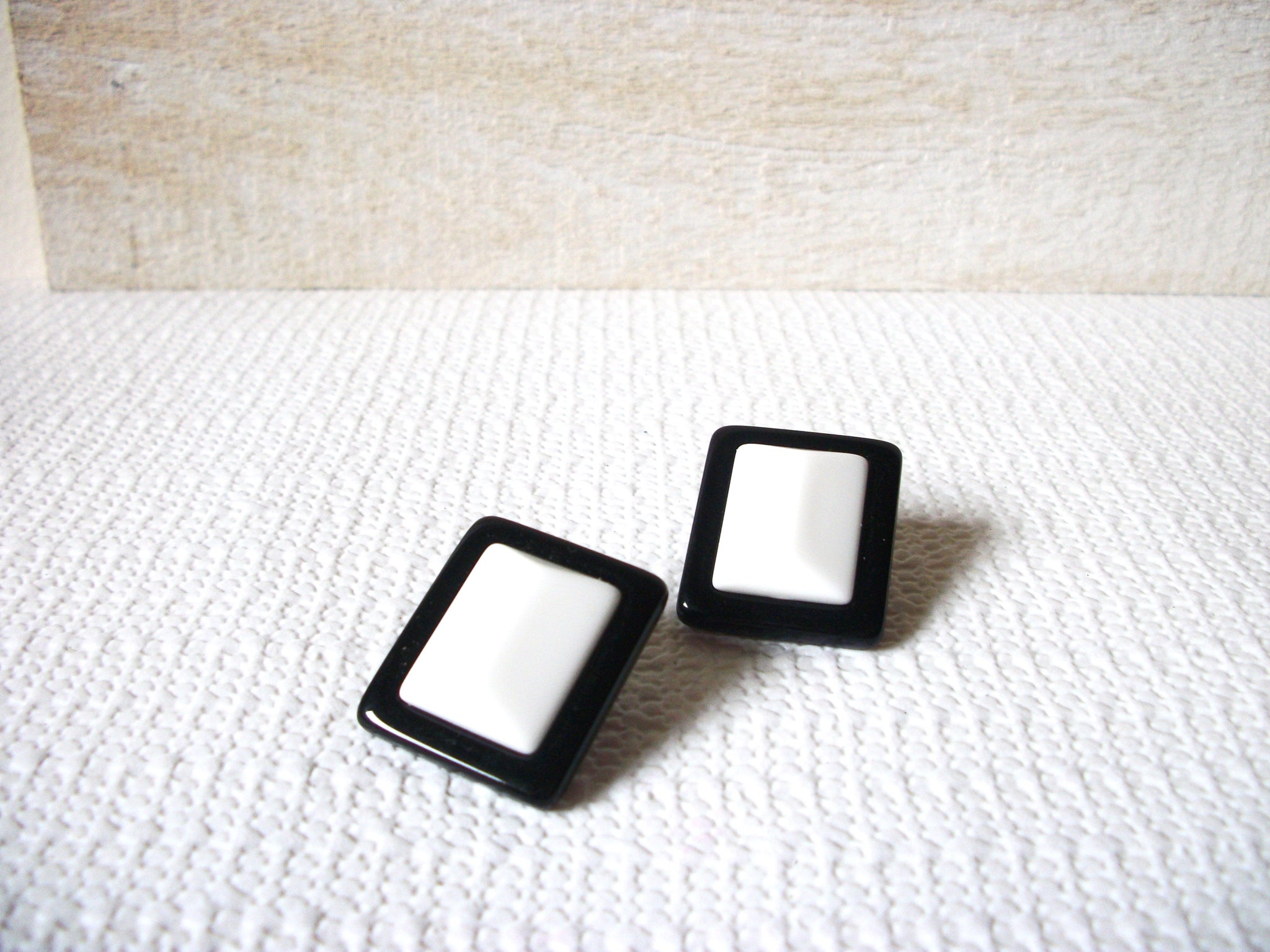 Retro Black White Lucite Earrings 52020