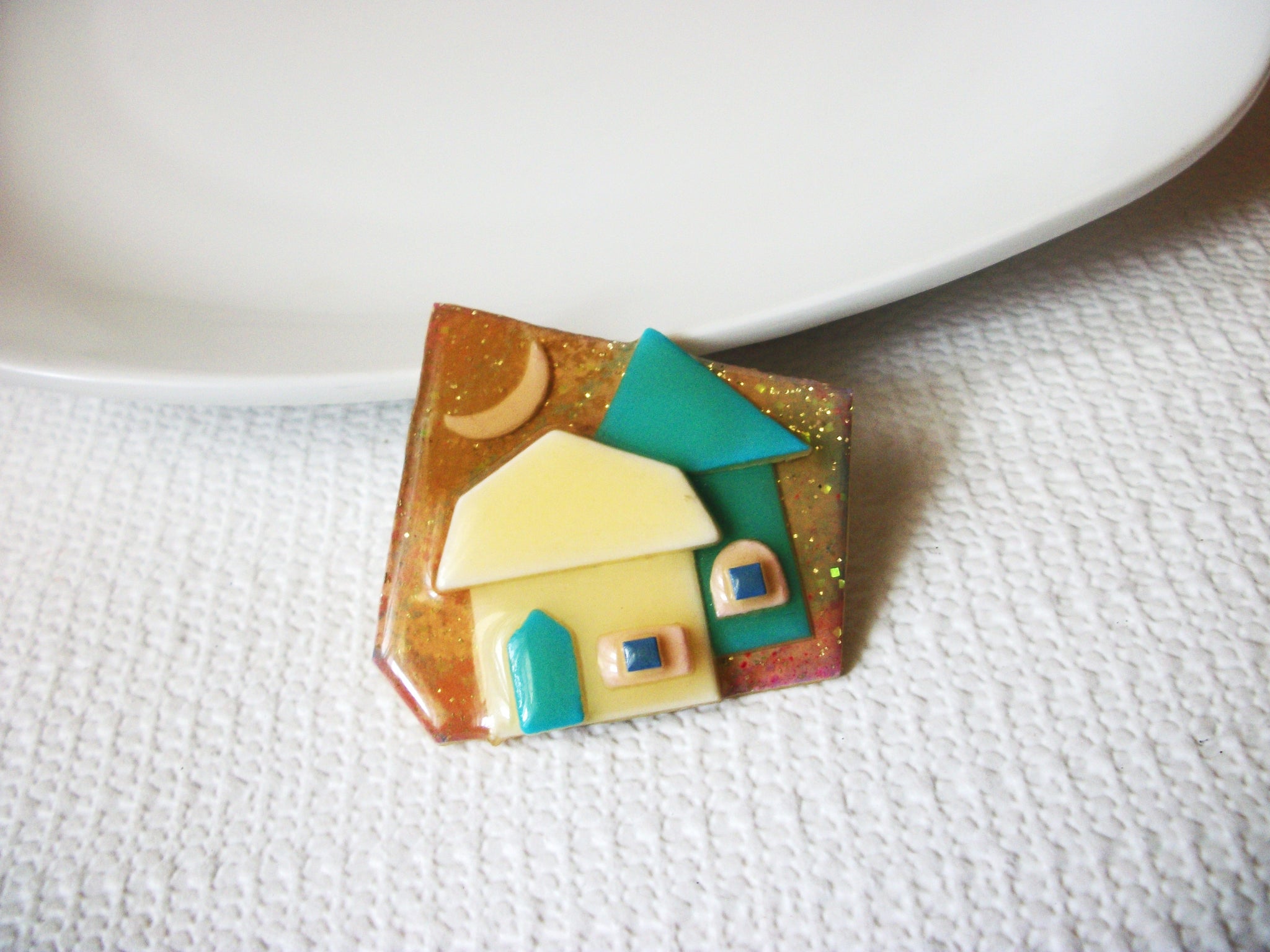 Lucinda Crescent Moon House Pins 41020