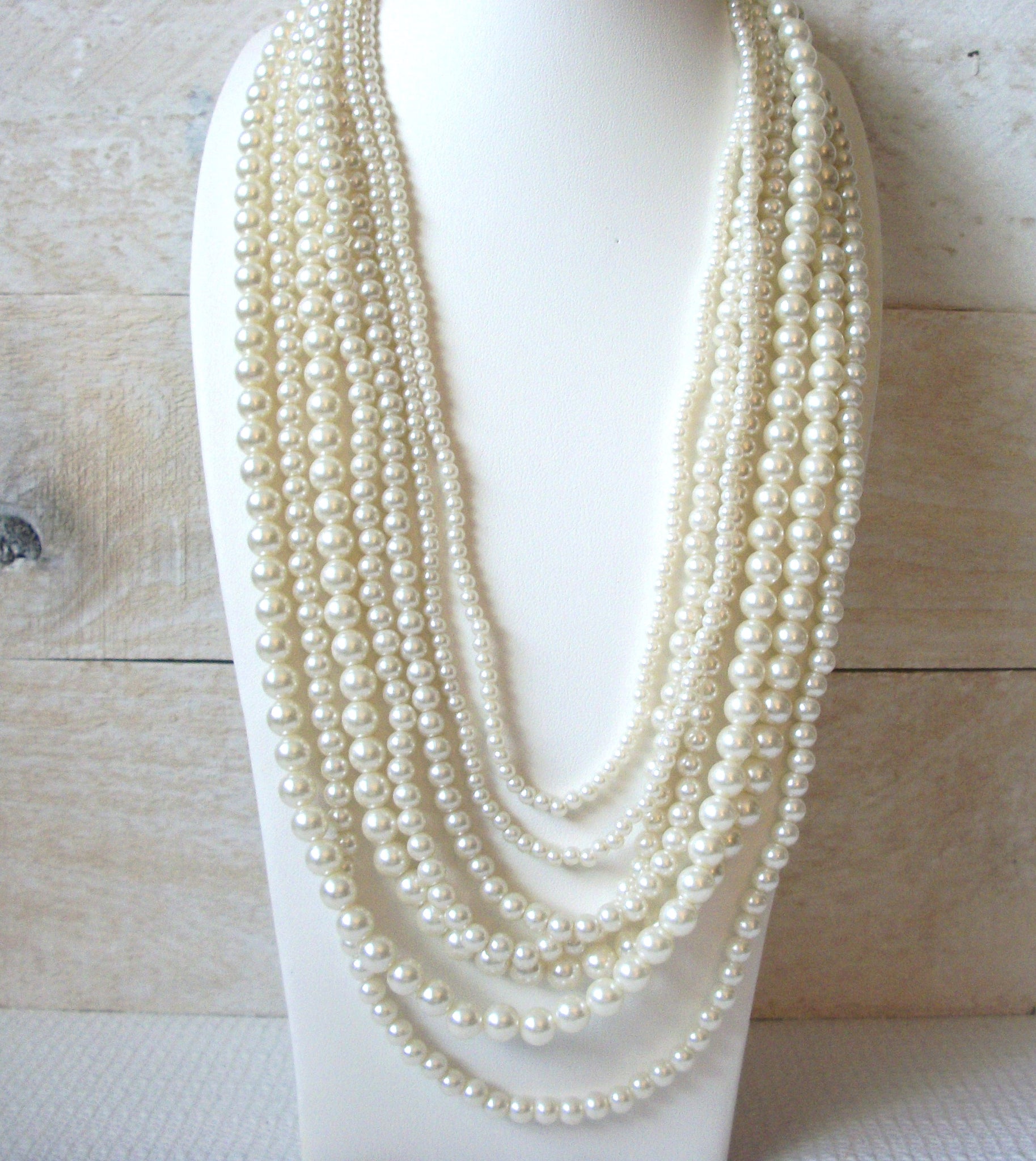 Massive Theater Simulated Pearls Necklace 52220
