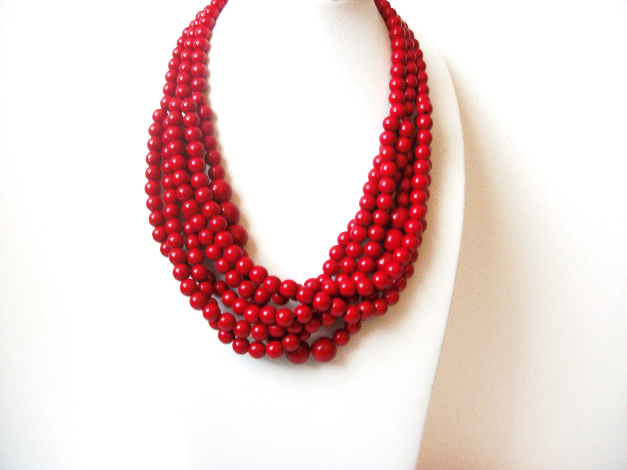 Retro Drama Red Necklace 112620
