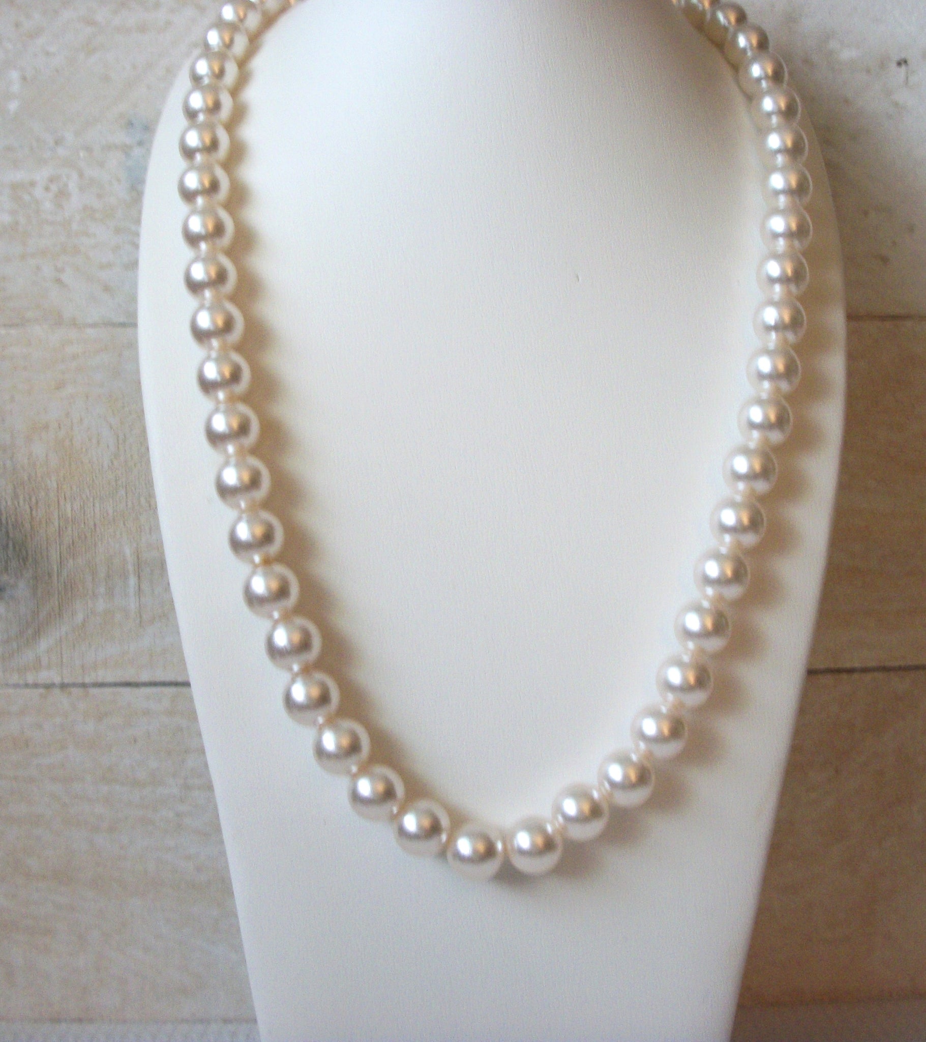 Retro 24 Inch Faux Pearl Necklace 52320