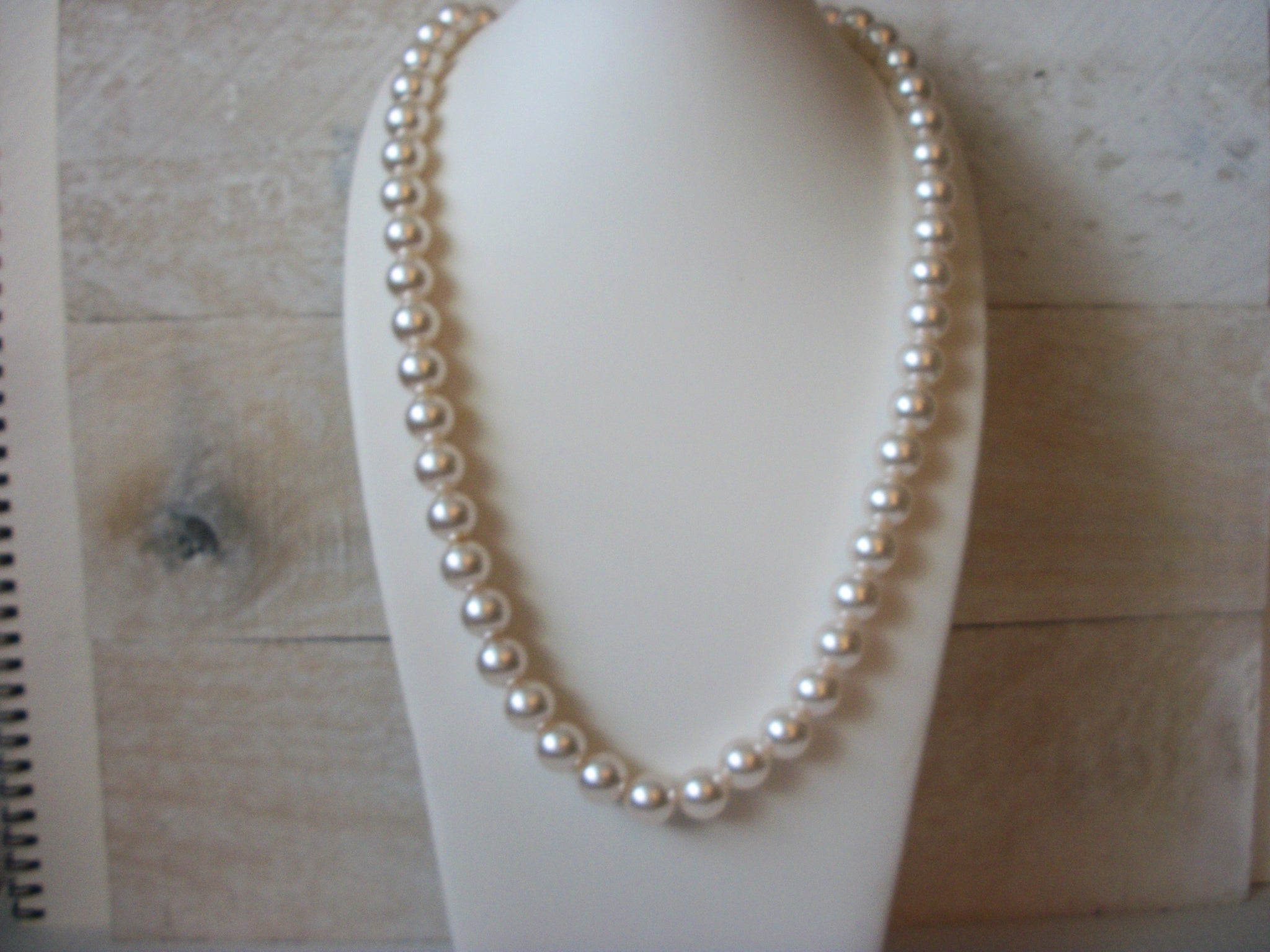 Retro 24 Inch Faux Pearl Necklace 52320