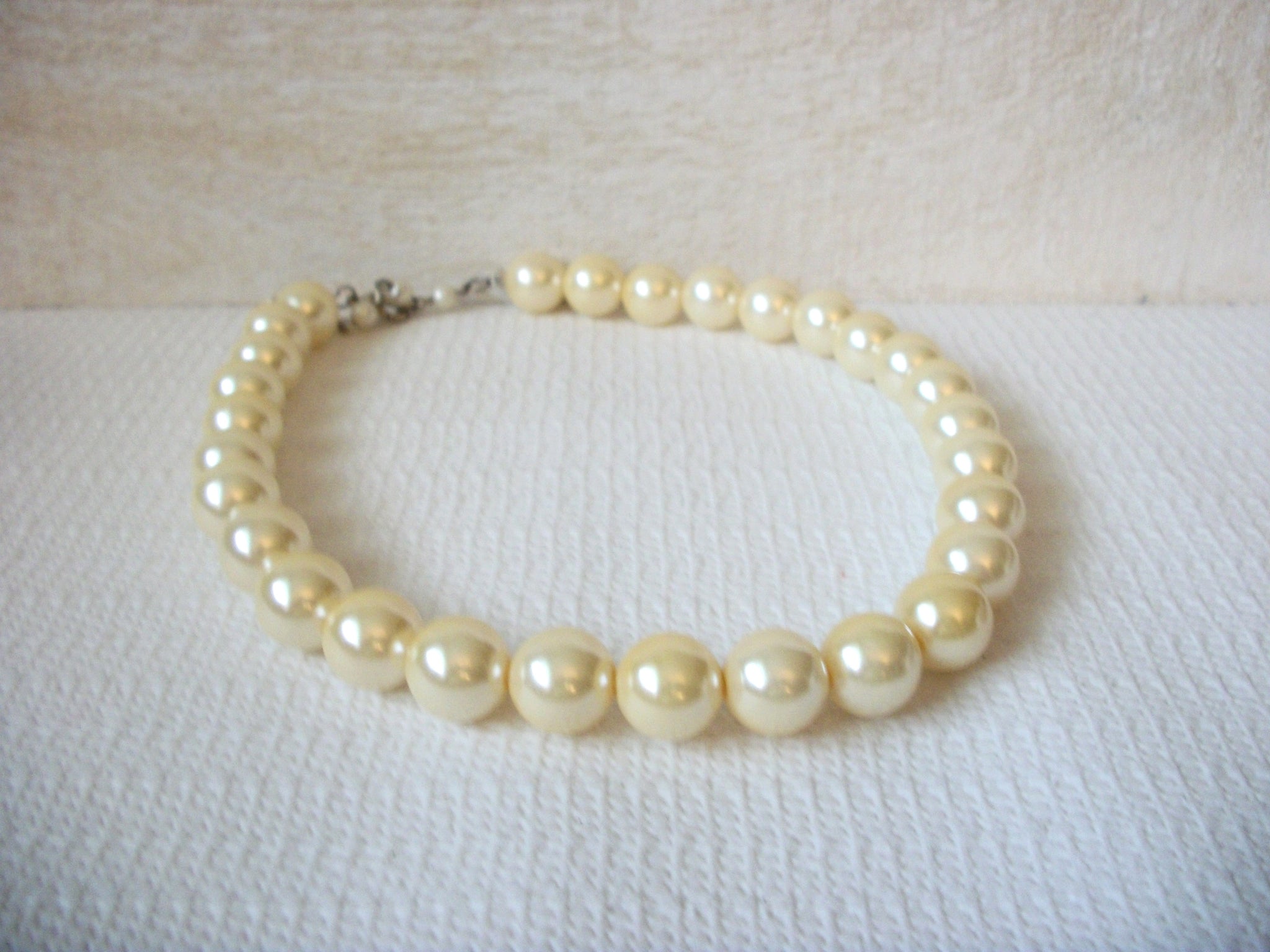 Retro 16 Inch Faux Pearl Necklace 52320
