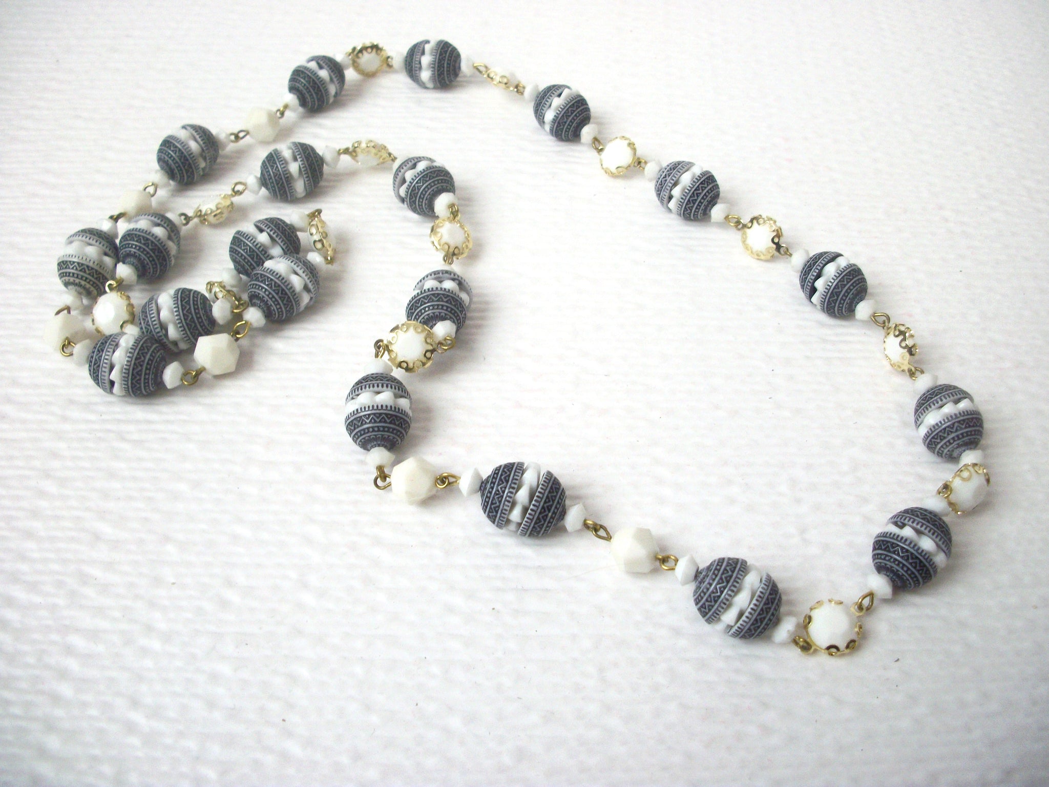 Vintage 1950s Blue White Old Plastic Beads Necklace 112720