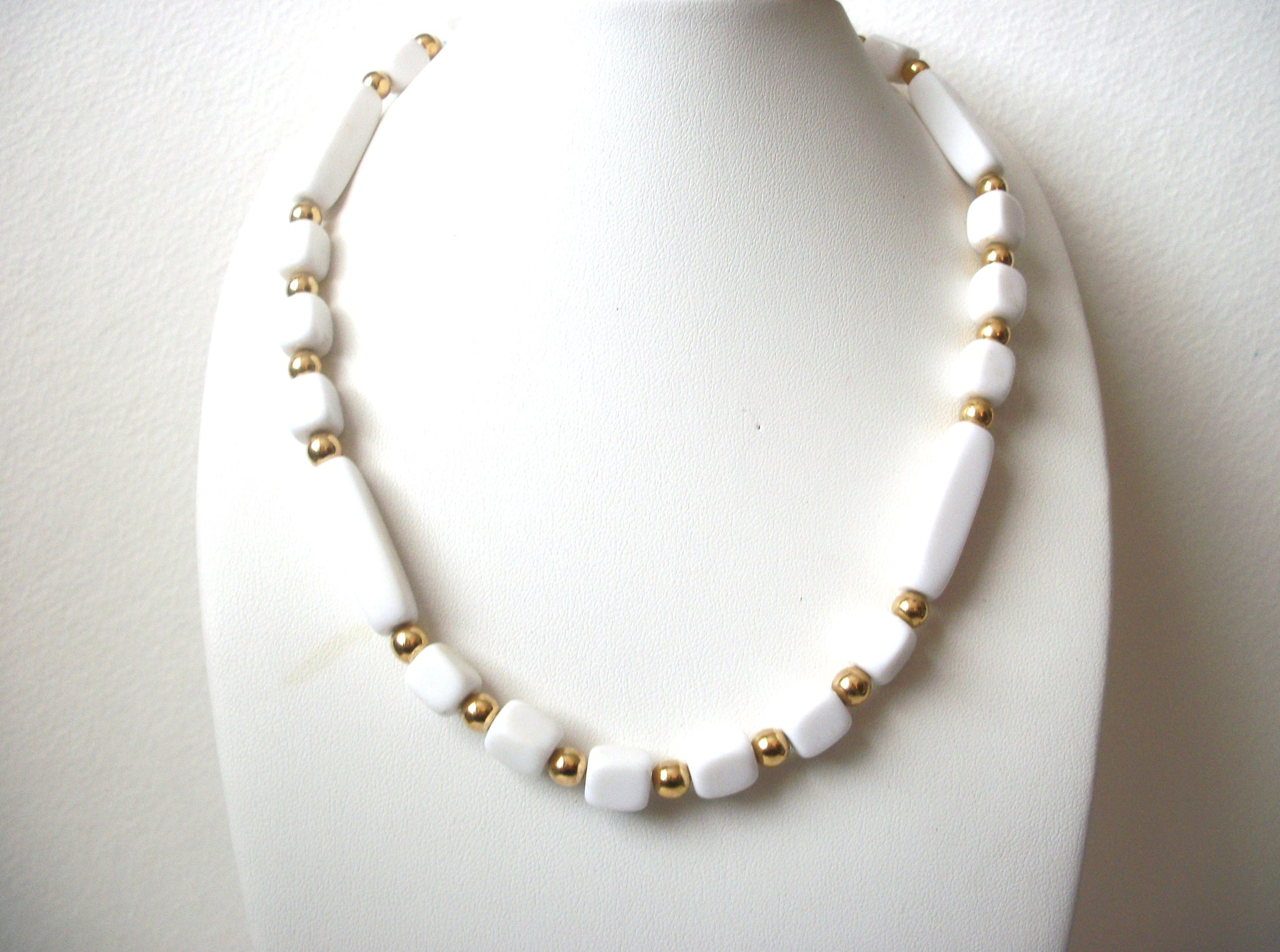 Vintage TRIFARI Gold White Lucite Necklace 112720