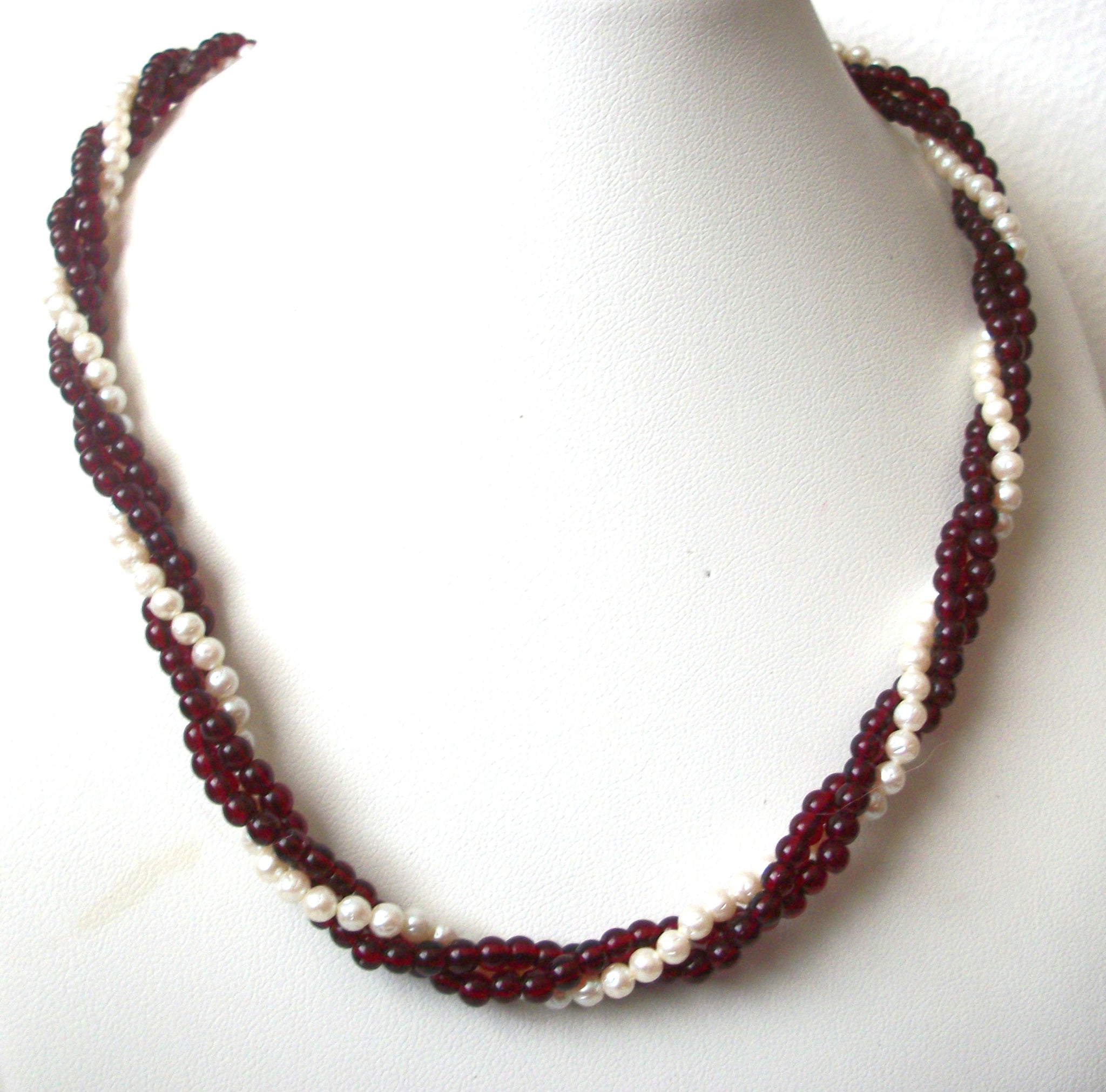 Vintage Faux Pearl Lucite Necklace 112720