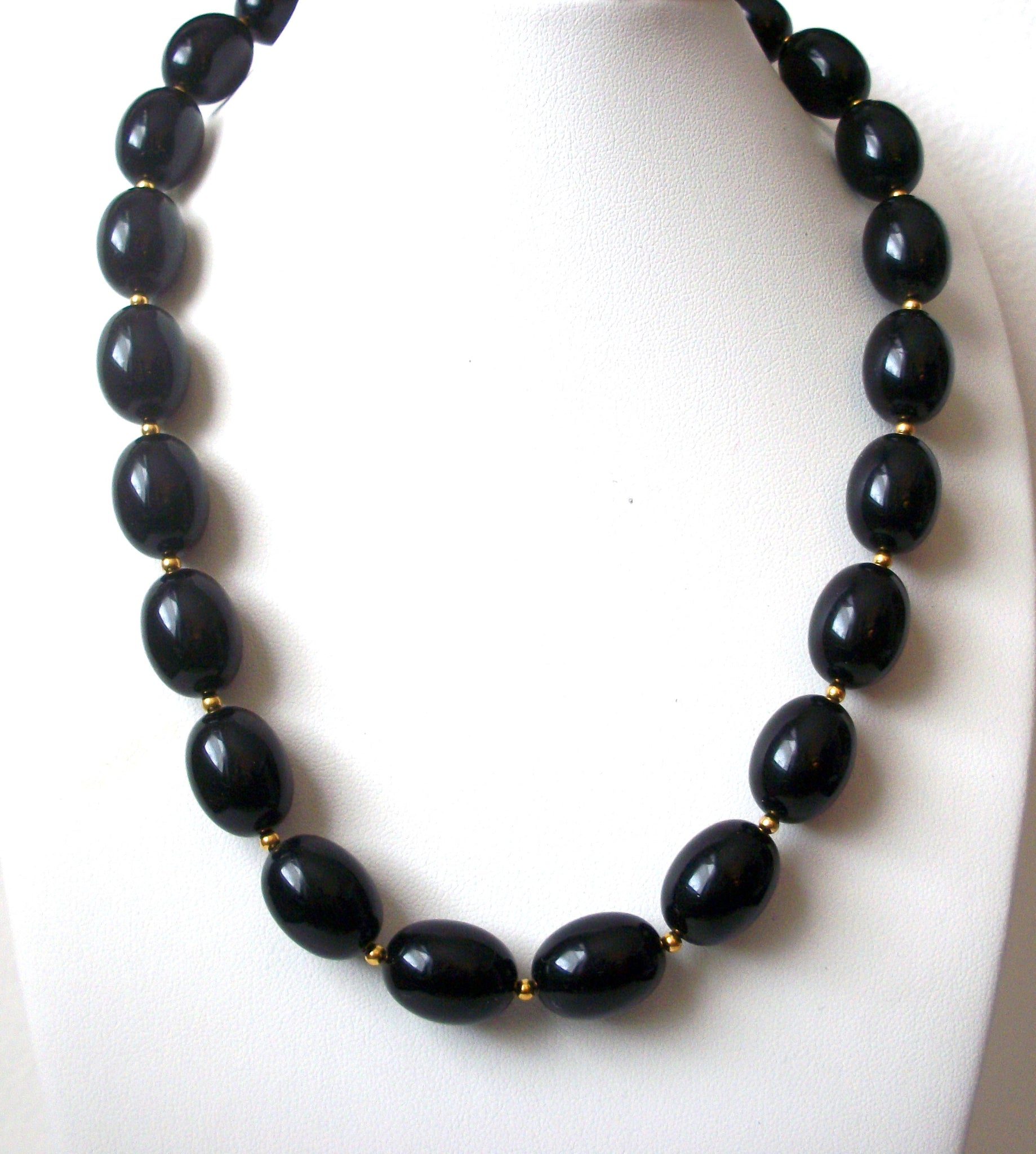 Retro Black Gold Lucite Necklace 112720