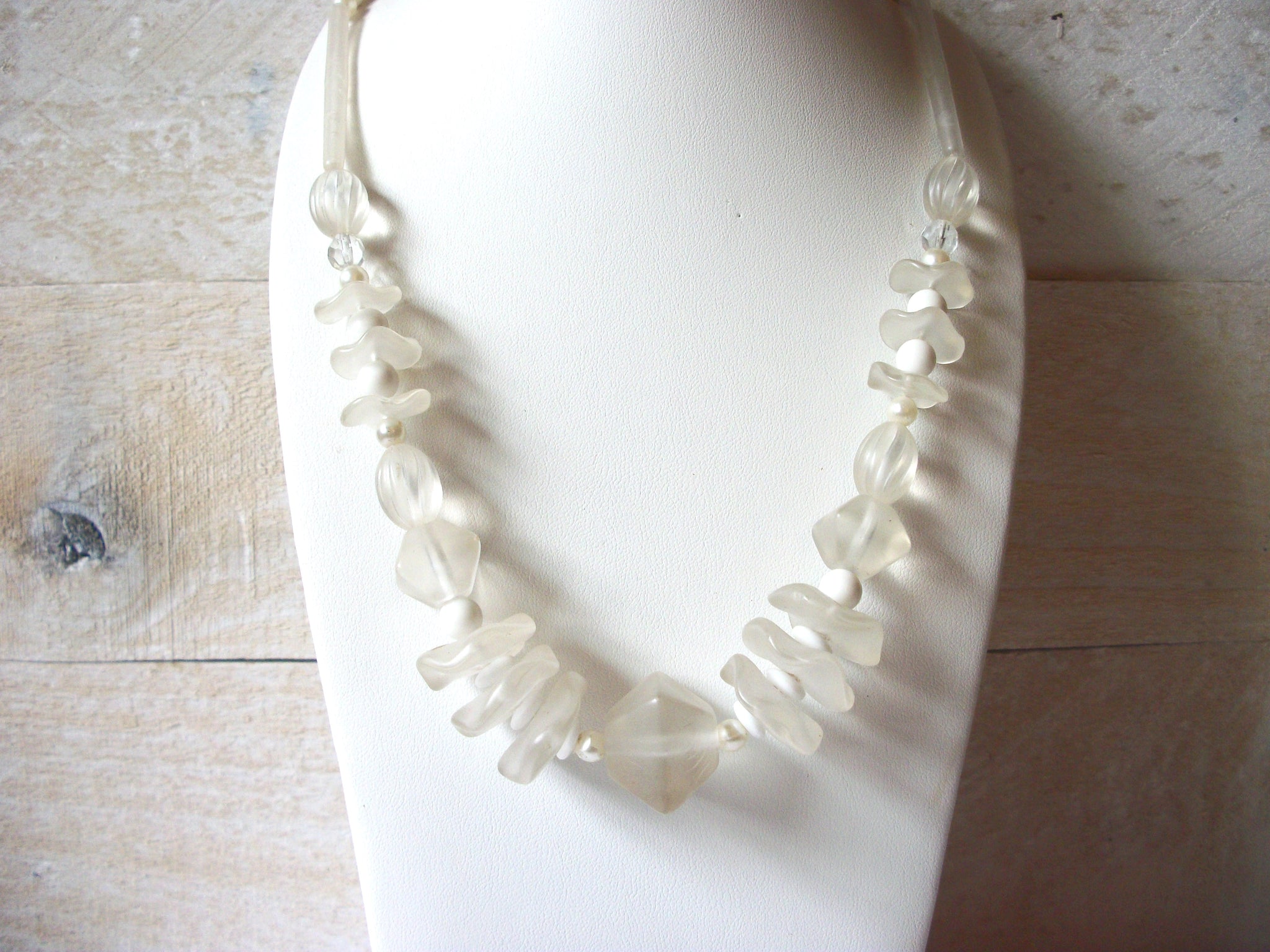 Retro White Clear Lucite Necklace 52520